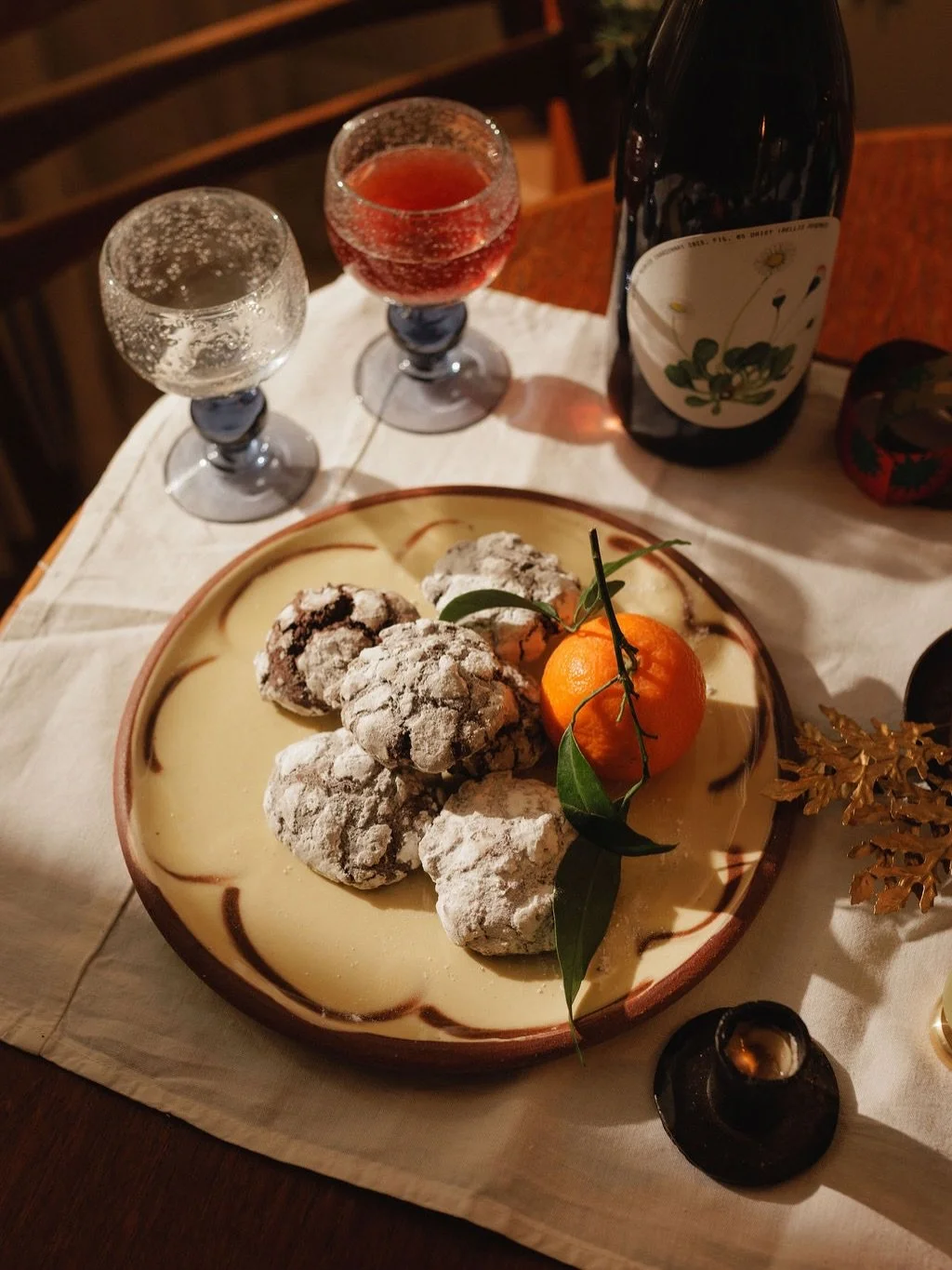 These beautiful slipware plates by @evegnoyke didn&rsquo;t quite make it onto the website, but we still have some in the shop in cream, honey or a lovely dark brown/black. Use as a dinner plate, or as a special statement piece 🍊