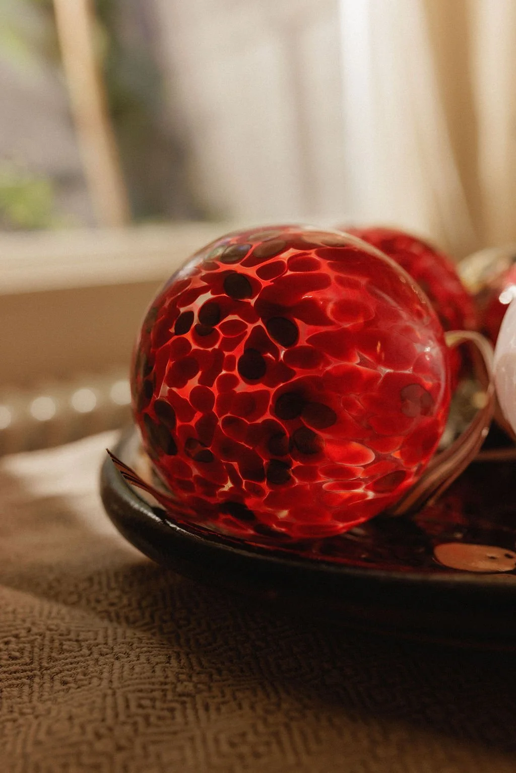 Form_Murano-Glass-Bauble-Red.jpg