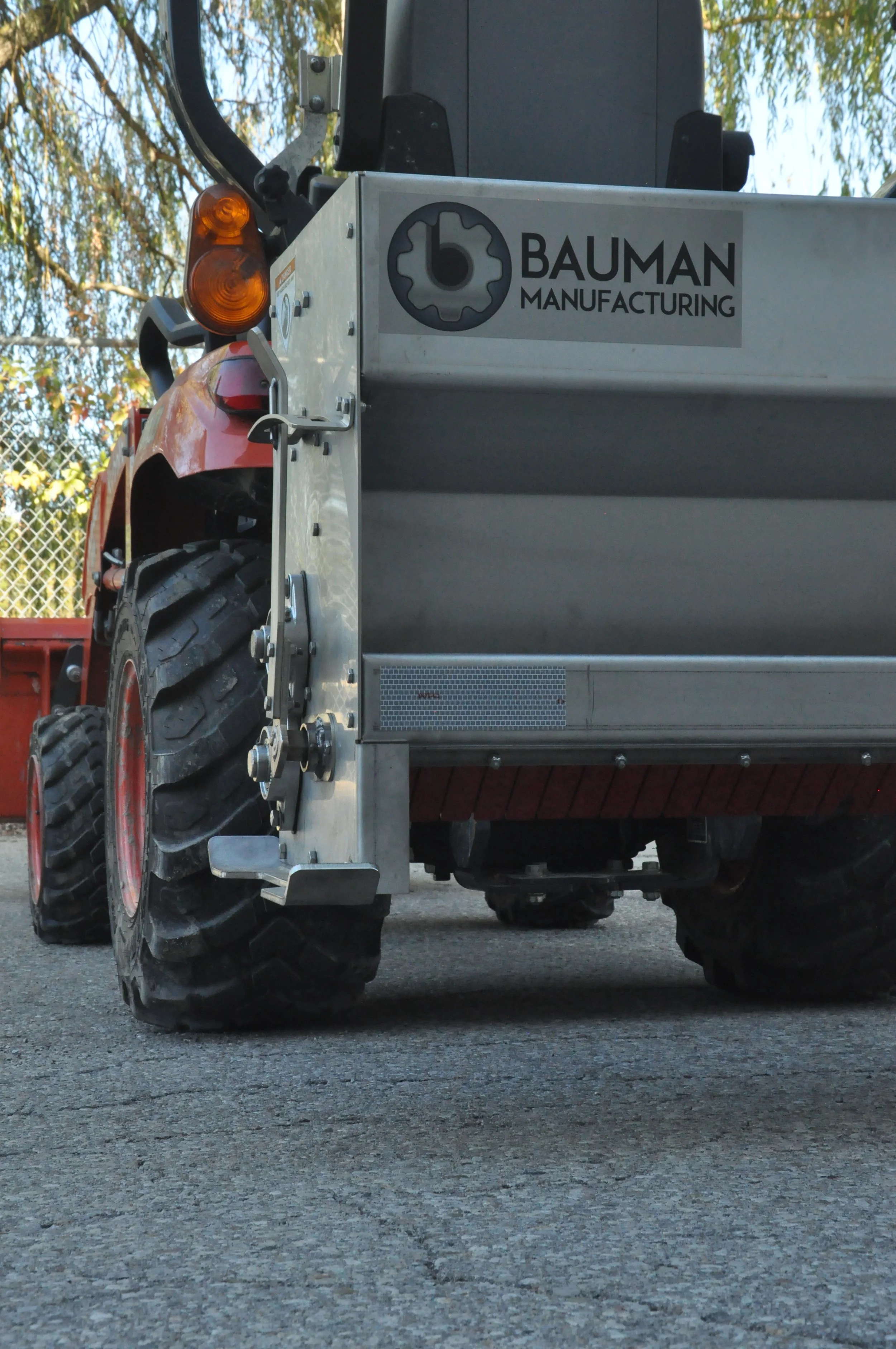 Bauman 440SS Spreader – full stainless steel construction for maximum corrosion resistance and durability.