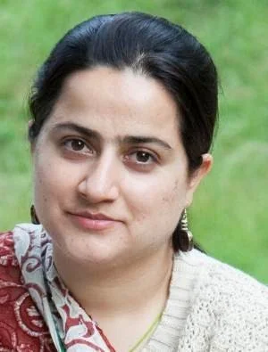 asiya zahoor.jpg
