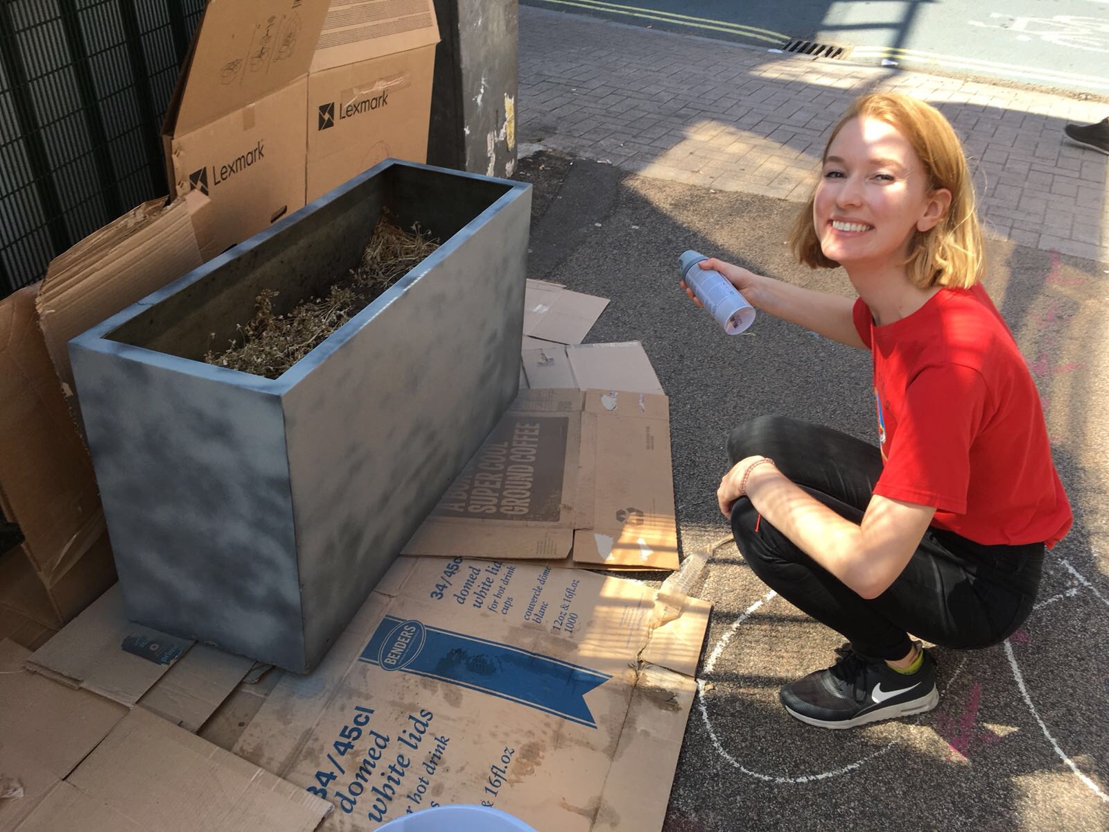 priming the plant pots