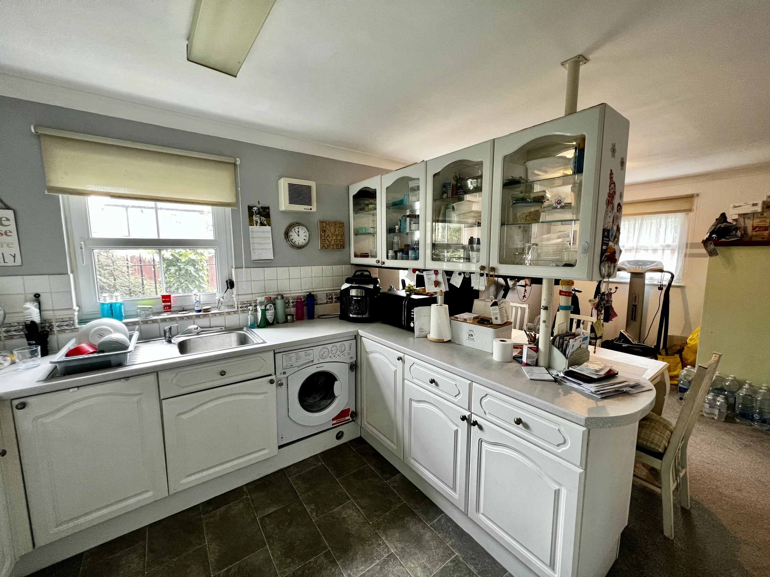 Kitchen alt.JPG