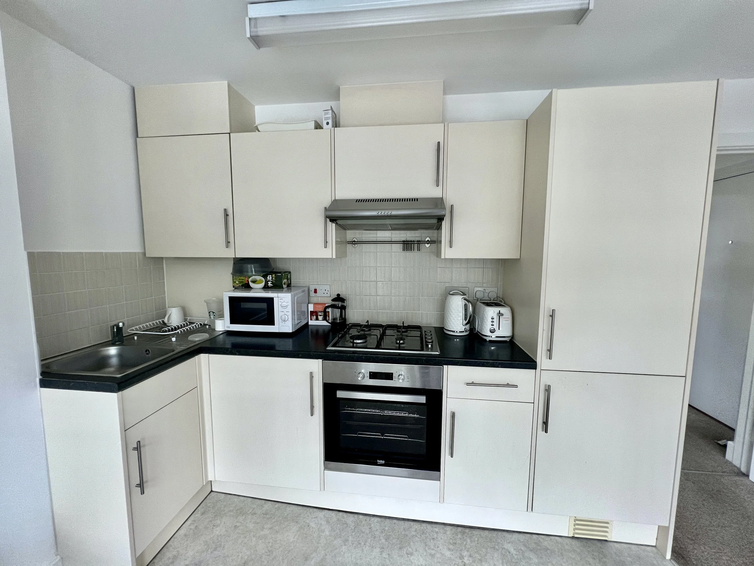 1. Kitchen.JPG