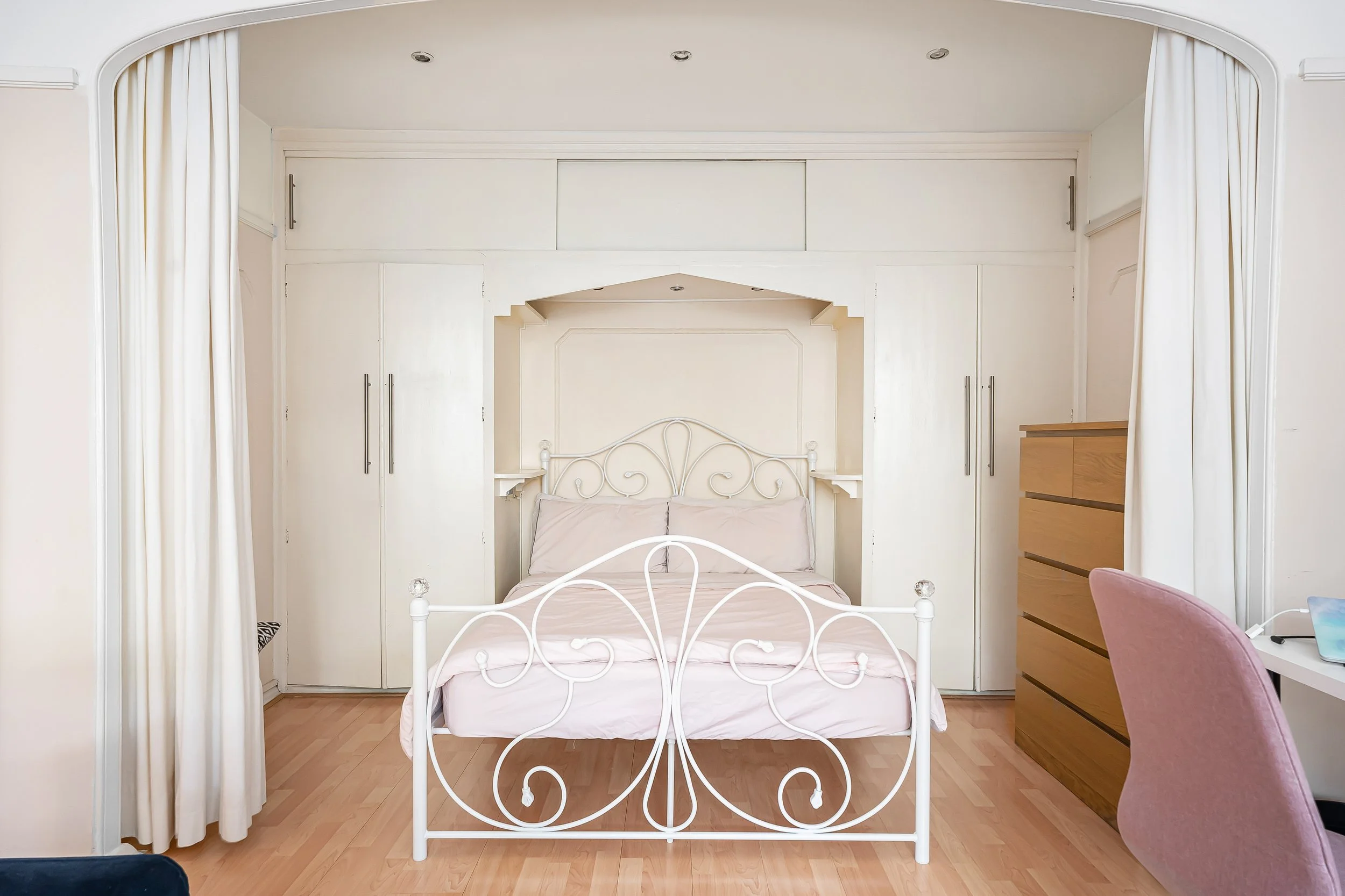 Bedroom.JPG