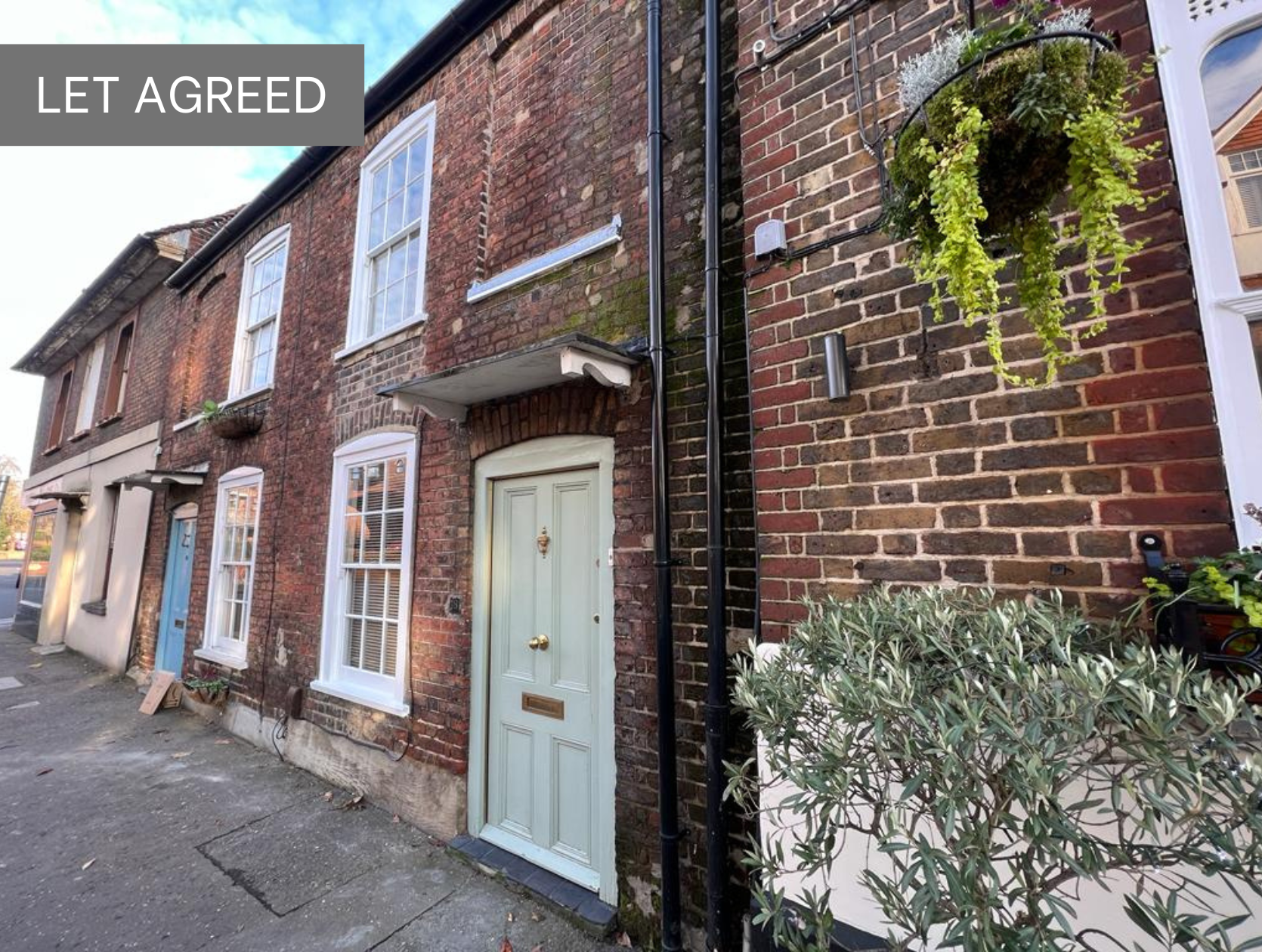 High Street, Hampton, TW12