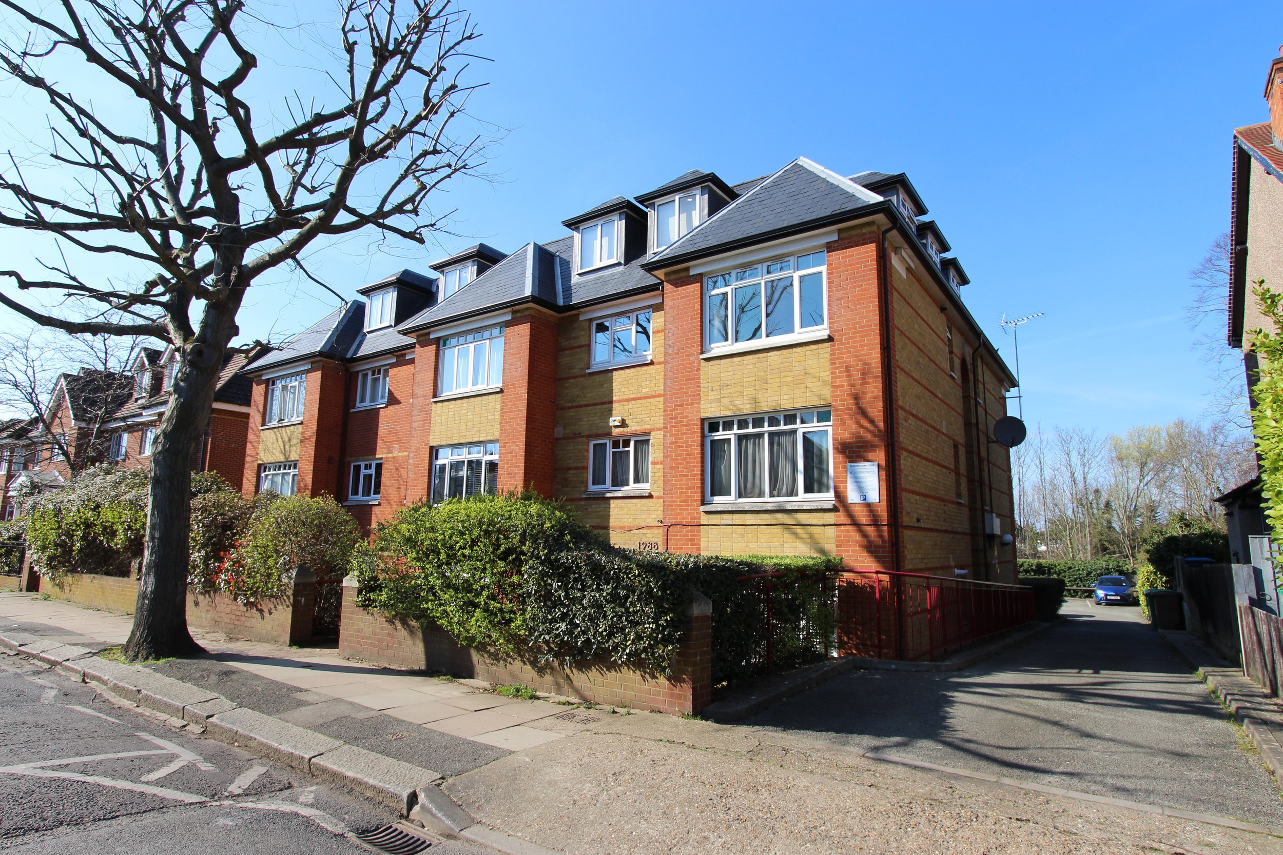 Dukes Avenue, New Malden, KT3