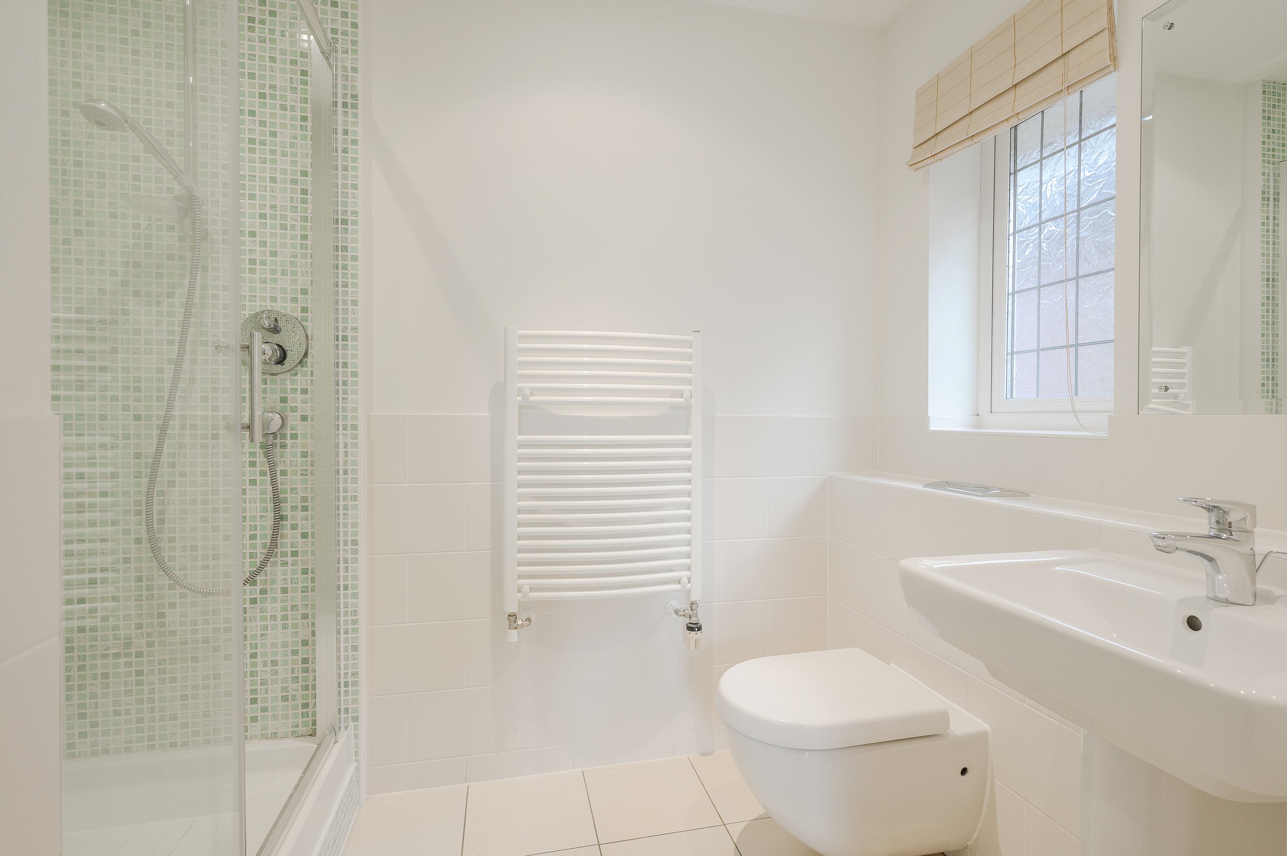 Bedroom 2 Ensuite.jpg