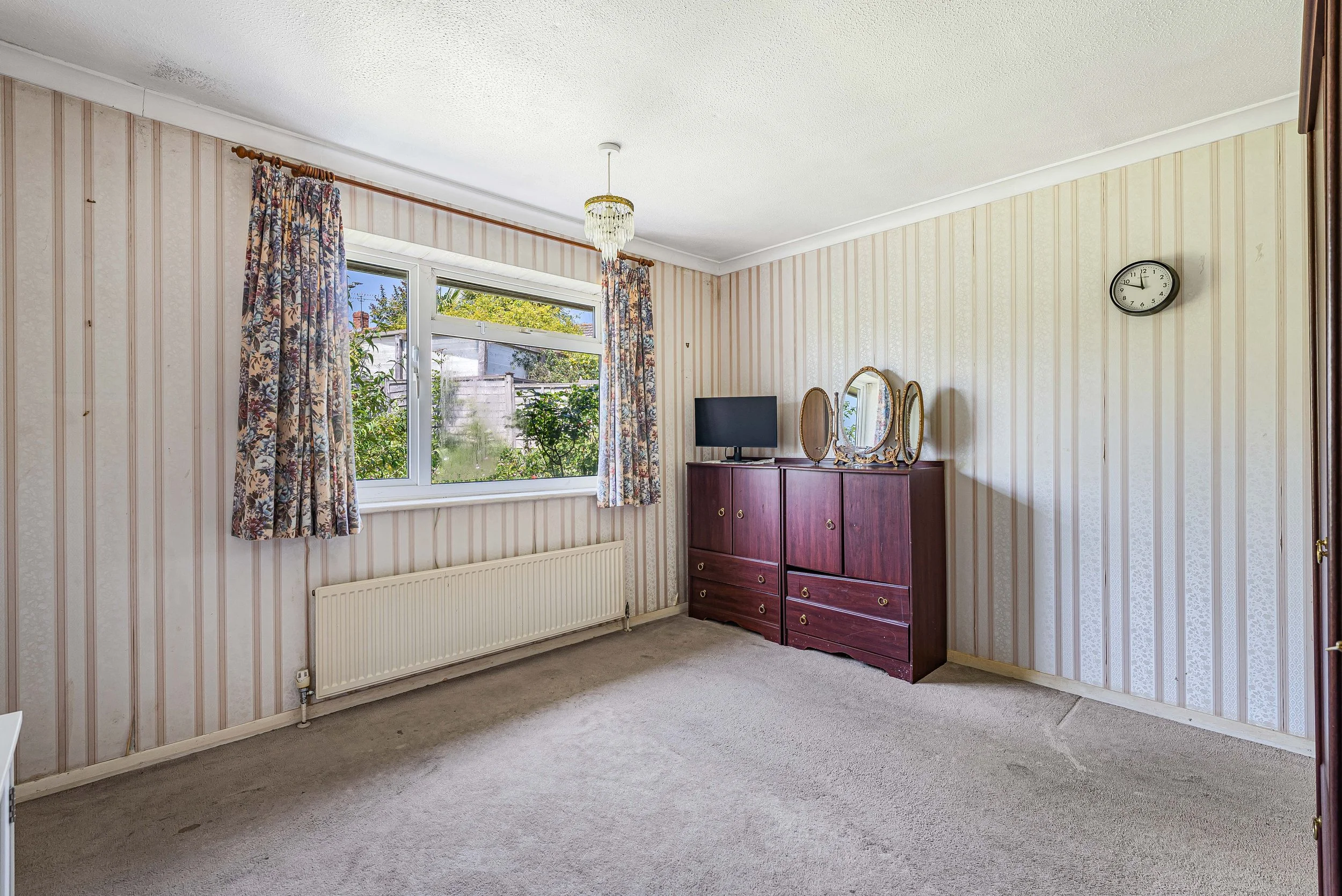 Bedroom 1 Alt.JPG