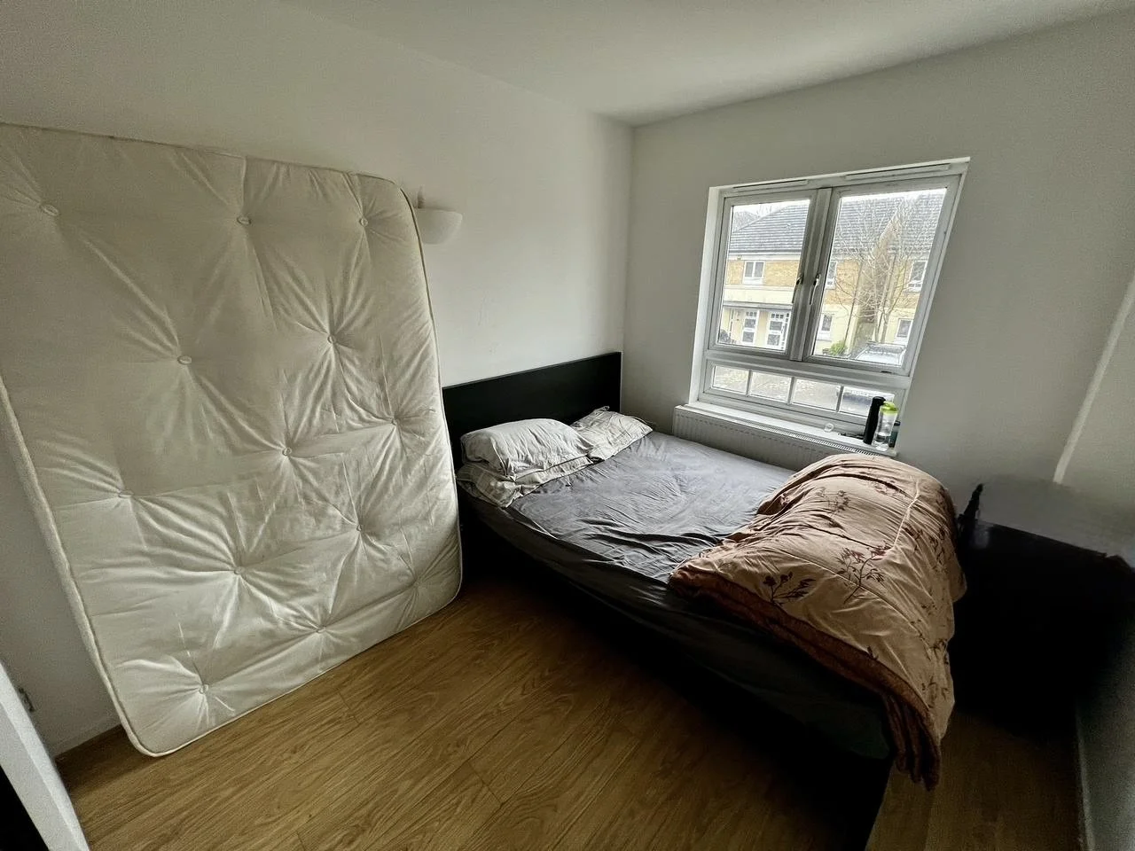 Bedroom 1.jpg