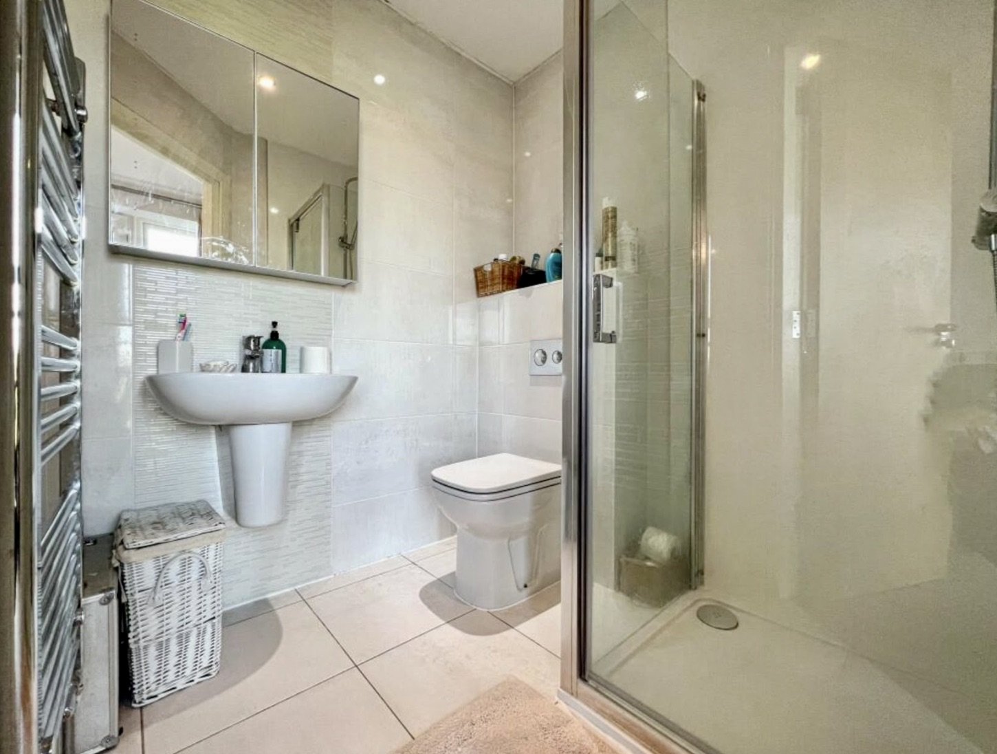 En Suite Bathroom.jpeg