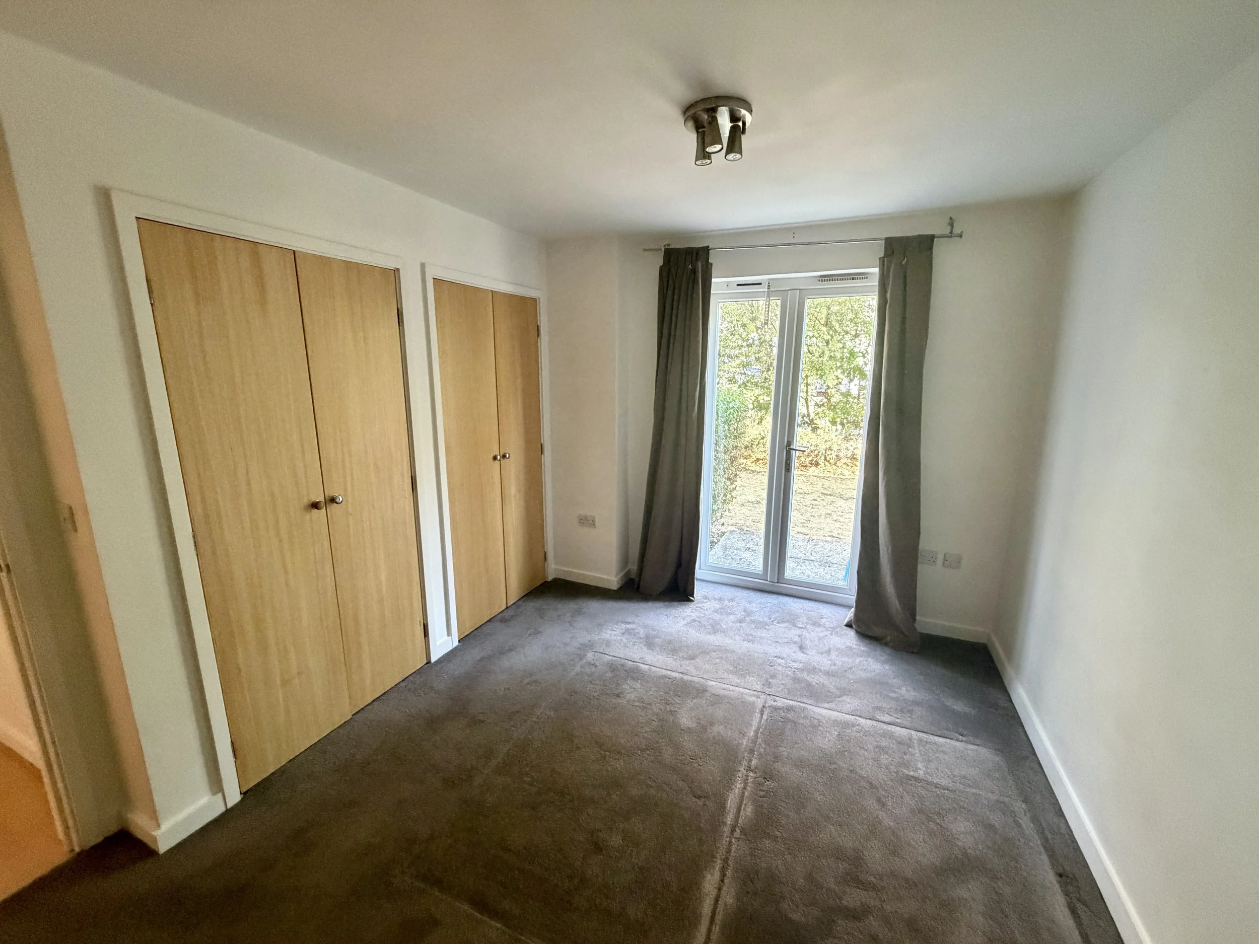 Bedroom 1.JPG