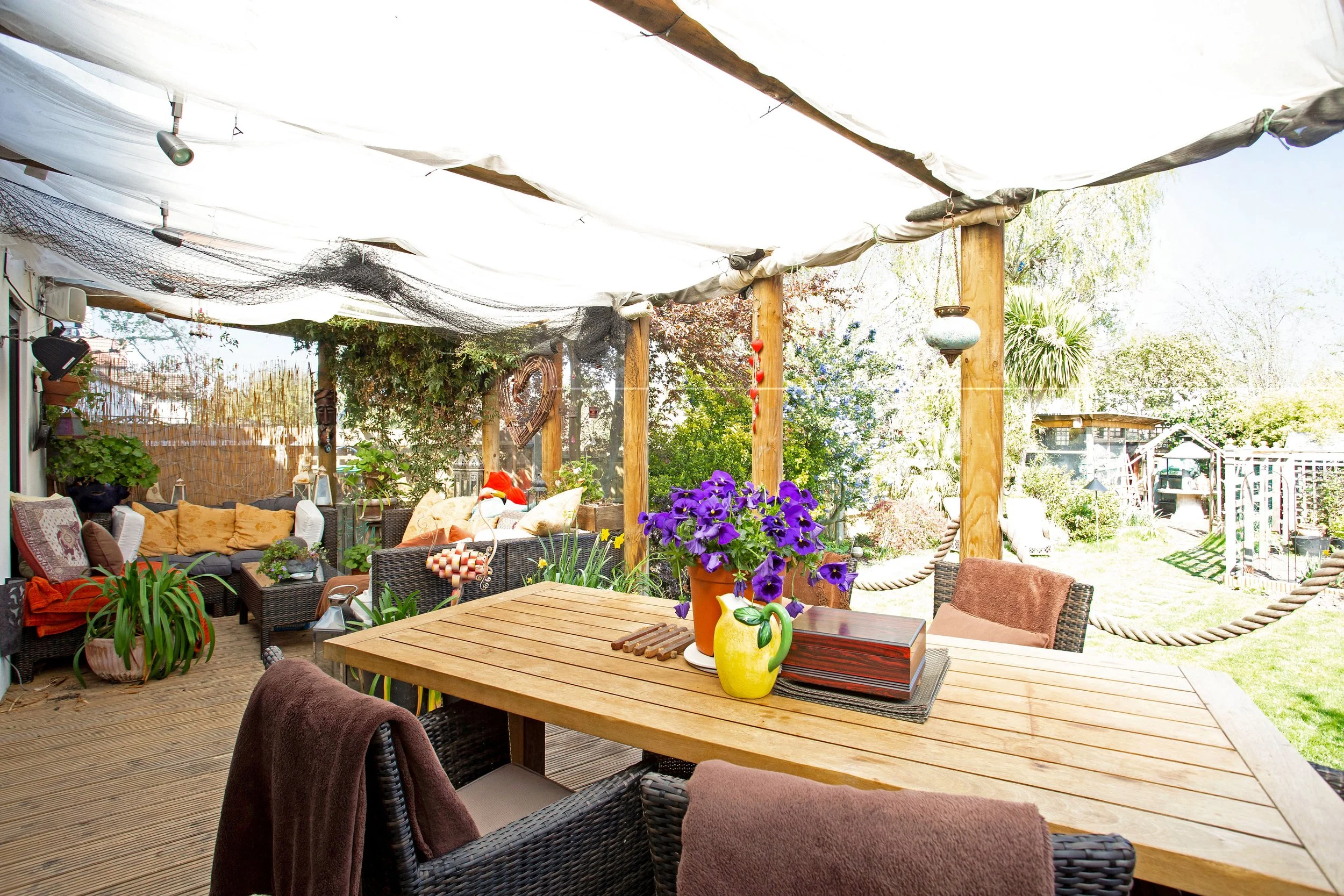 91 Arundel Road cosy outdoor lounge.jpg