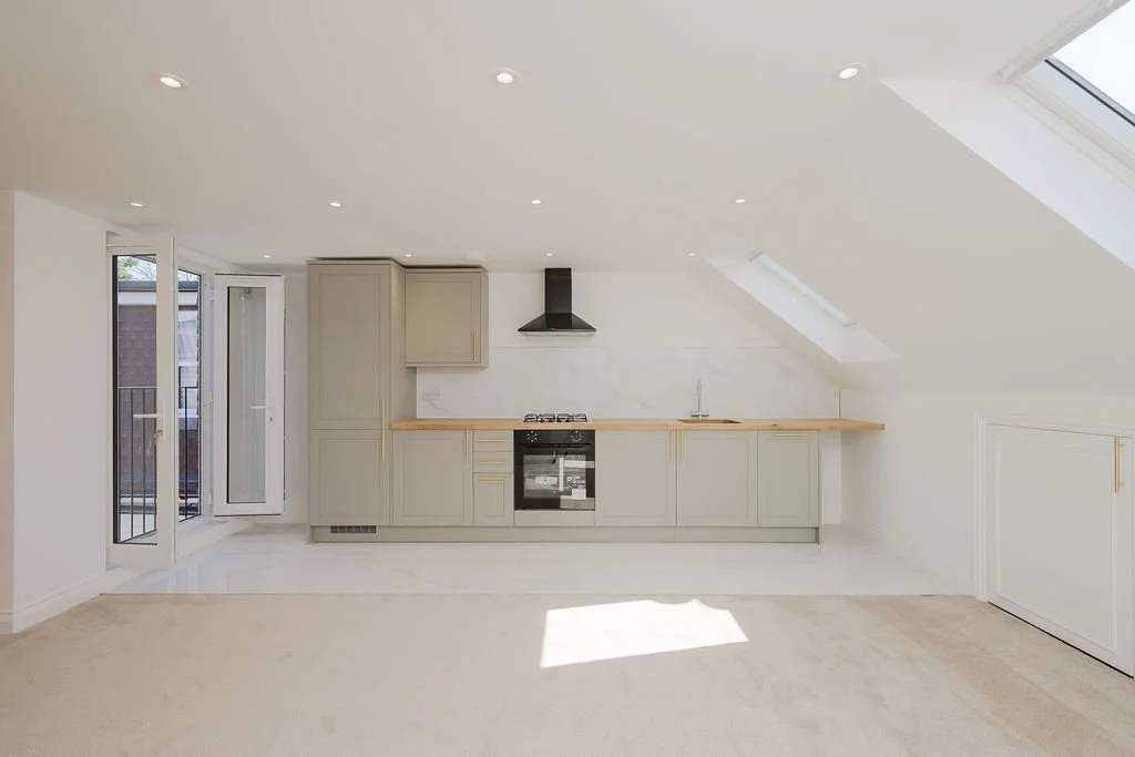 Kingston Road, Raynes Park, SW20