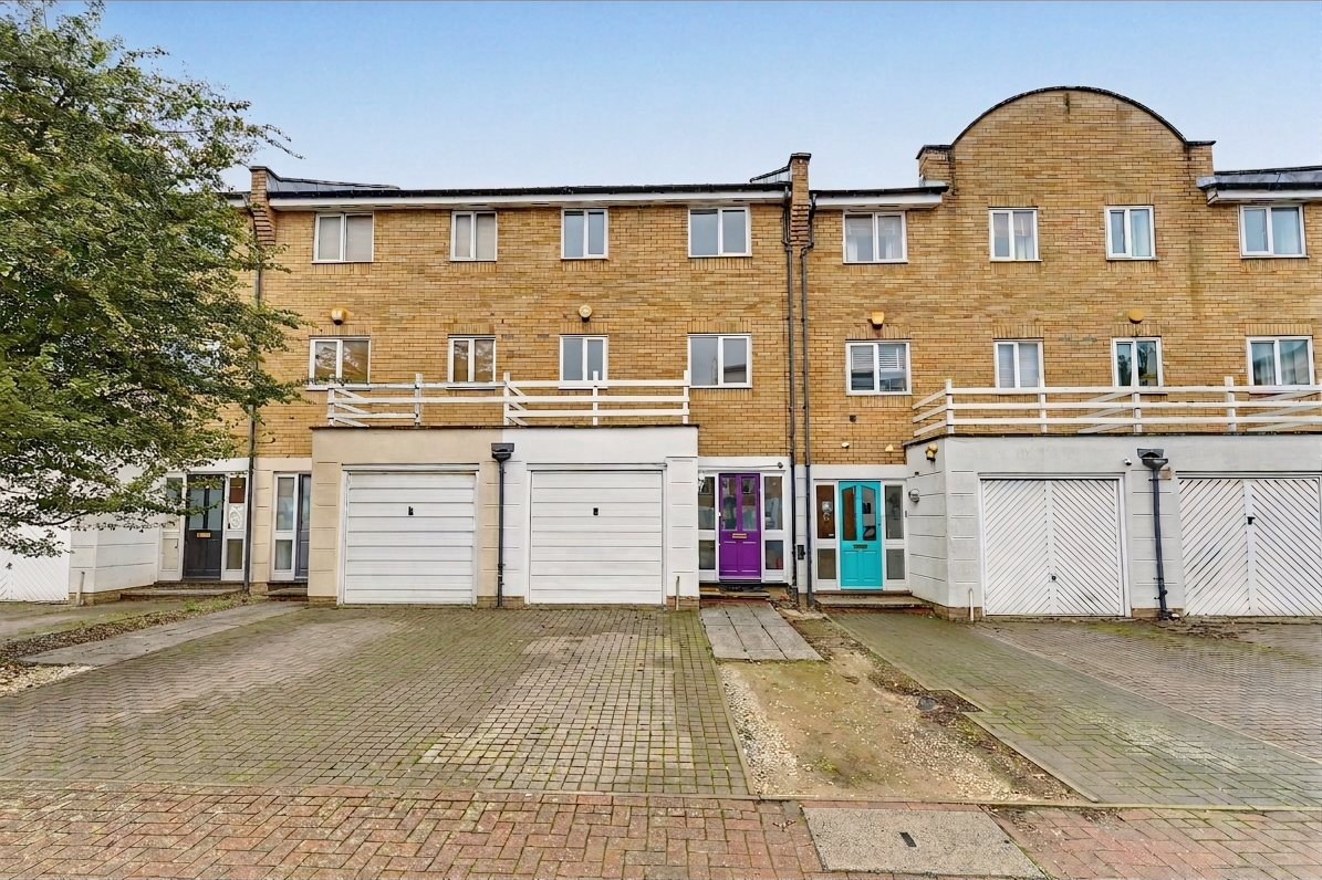 Fishguard Way, St Catherine's Dock, E16