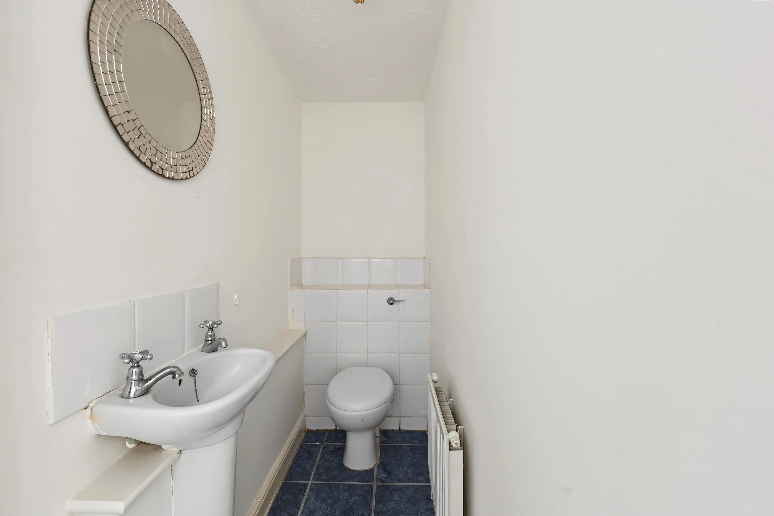 Toilet.jpg