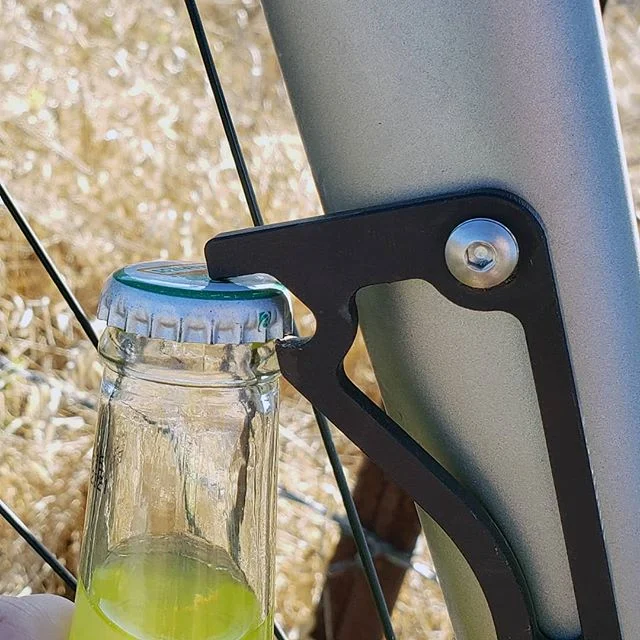 Open up. #foothillproducts bottle levers now available in black and rouge.
.
.
.
.
.
#brewsandviews #gethookedup #bikesandbeer #giftsforhim #giftsforher #cyclinggifts #knickknacks #bikeporn #bicyclegifts #bottlecage #bicycle #giftideas