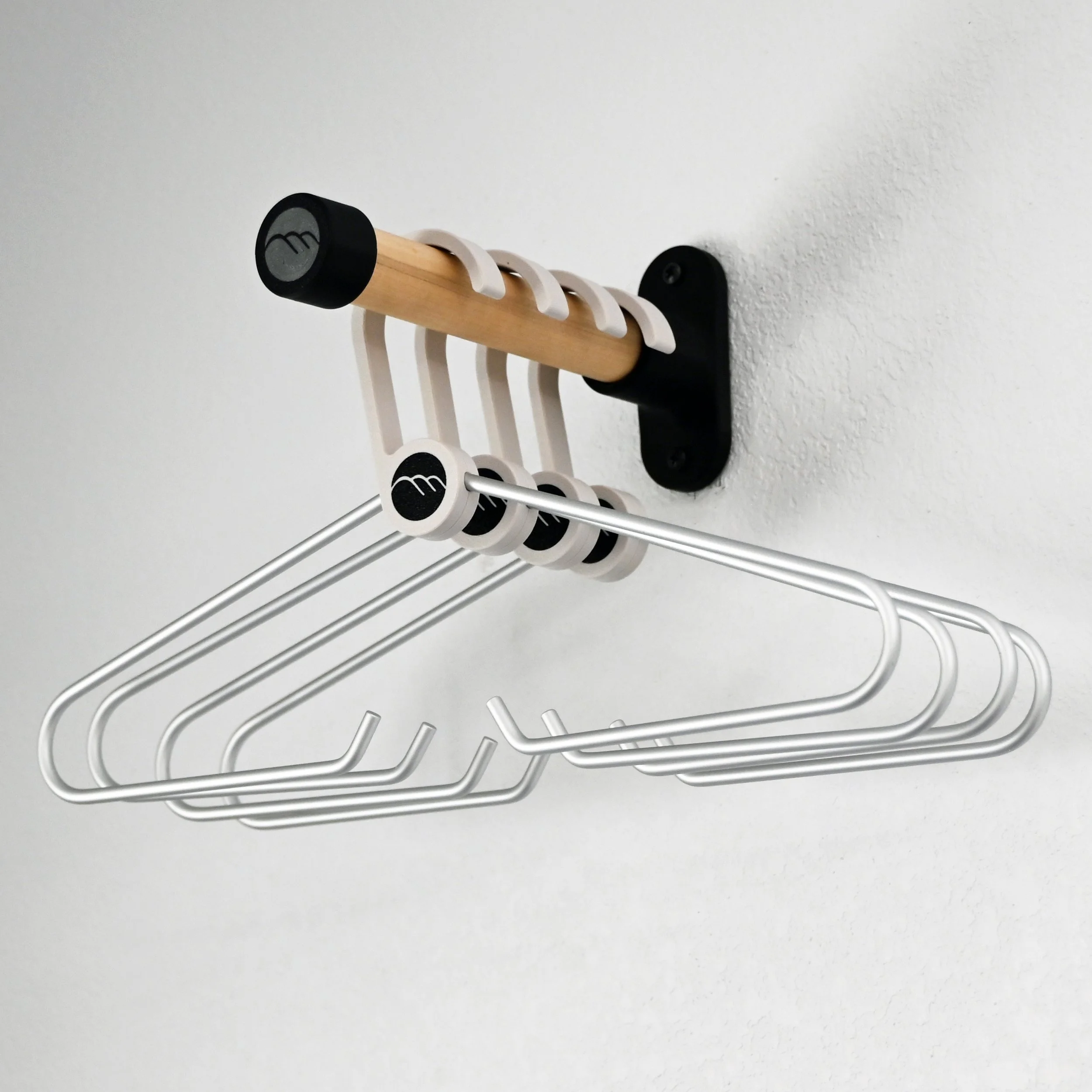 Kit hanger Bone 4 in a row 2.jpg