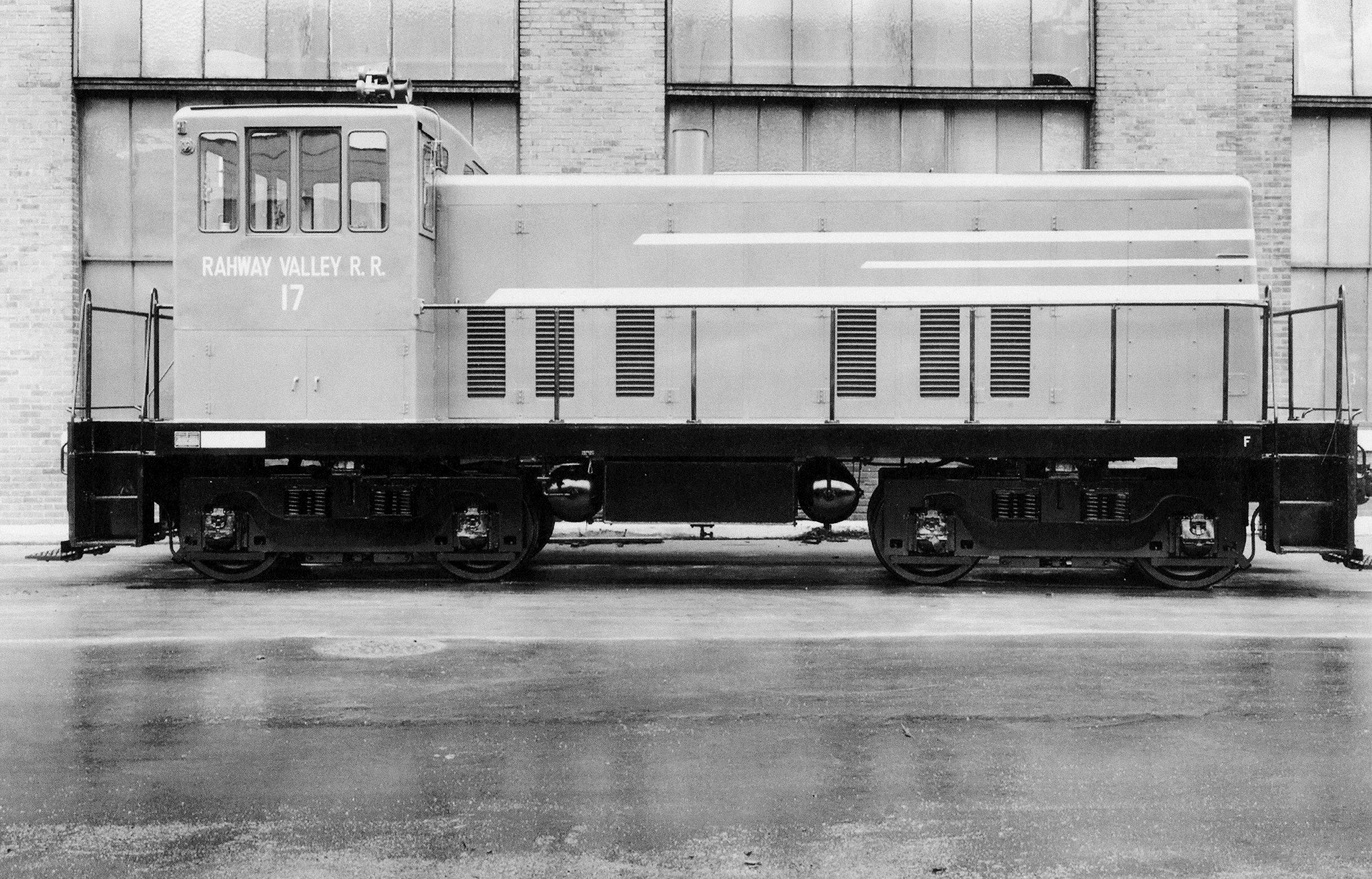 Builder's photograph of No. 17, taken at the GE plant in Erie, PA on January 26, 1954. (Don Maxton collection) 