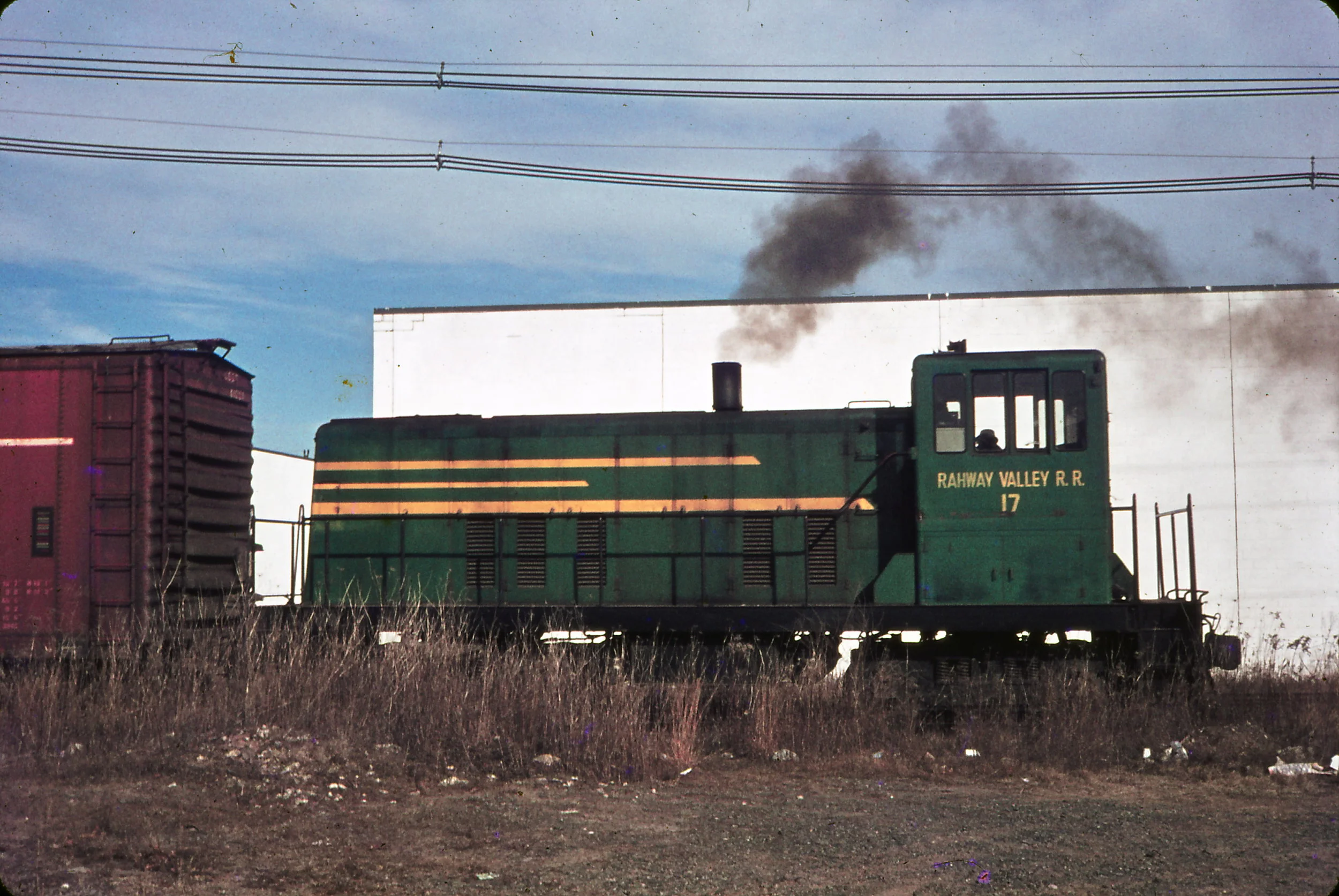 No. 17 switches cars at the numerous customers along Rahway Ave. in Union, NJ in January 1973. (Richard J. King collection)