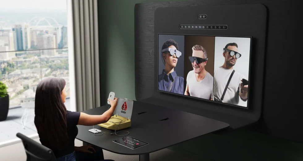 woman-using-webex-hologram-in-hotel-room-feature.jpg