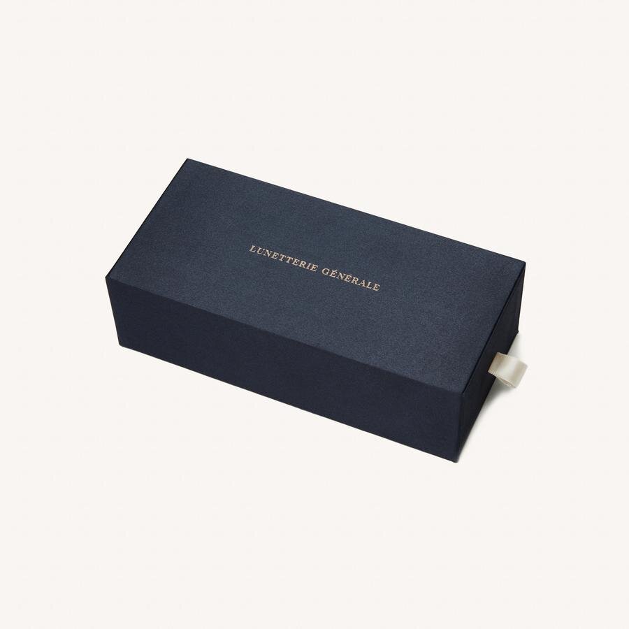 LG_Silk_Box_6a7830b4-2f3d-4631-914a-c2a82a46c13a_900x.jpg