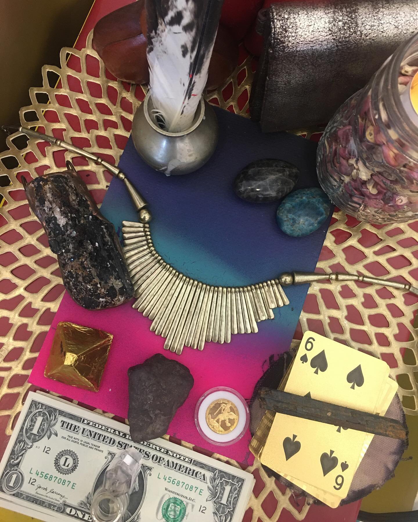 My WEALTH altar is always an evolution. it&rsquo;s the altar that changes the fastest of my many altars i tend with pleasure. 

In the past week, I&rsquo;ve pulled every single one of the 5s in my gold card deck. In the past couple days, I&rsquo;ve m