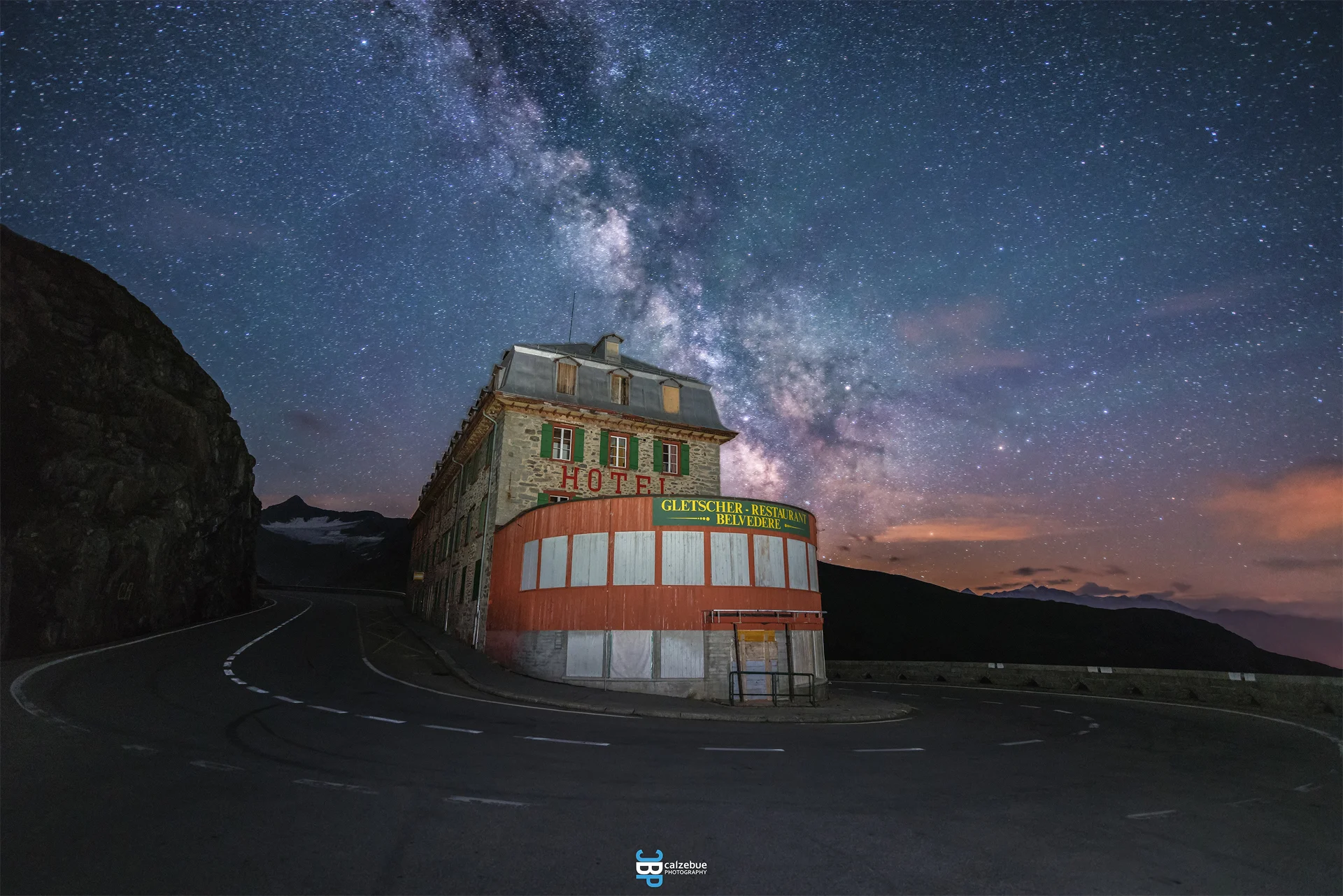 Via lattea dietro all'Hotel Belvédére - Passo del Furka (Vallese)