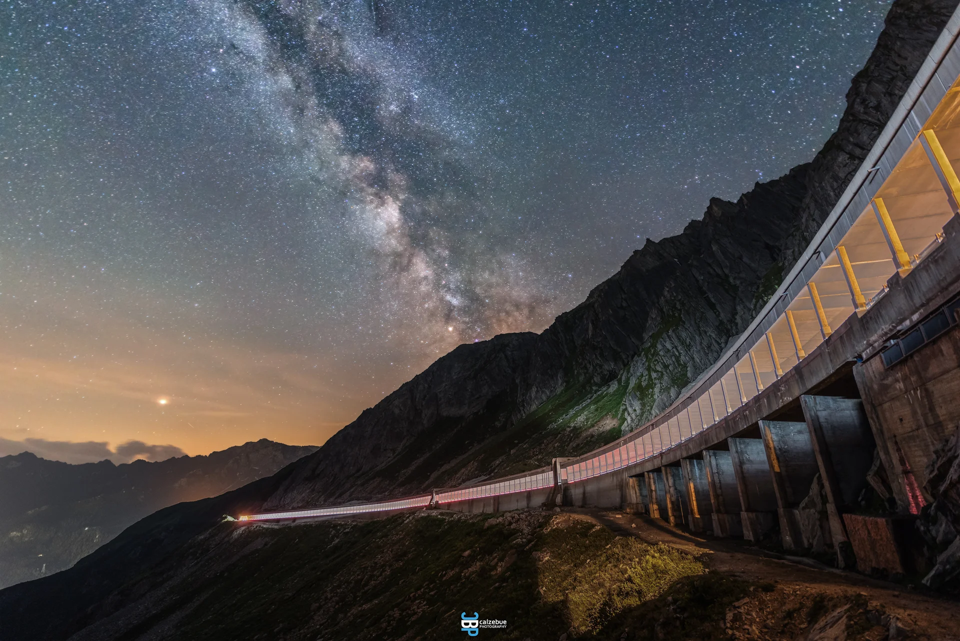 Via lattea sopra il passo del Gottardo (Ticino)