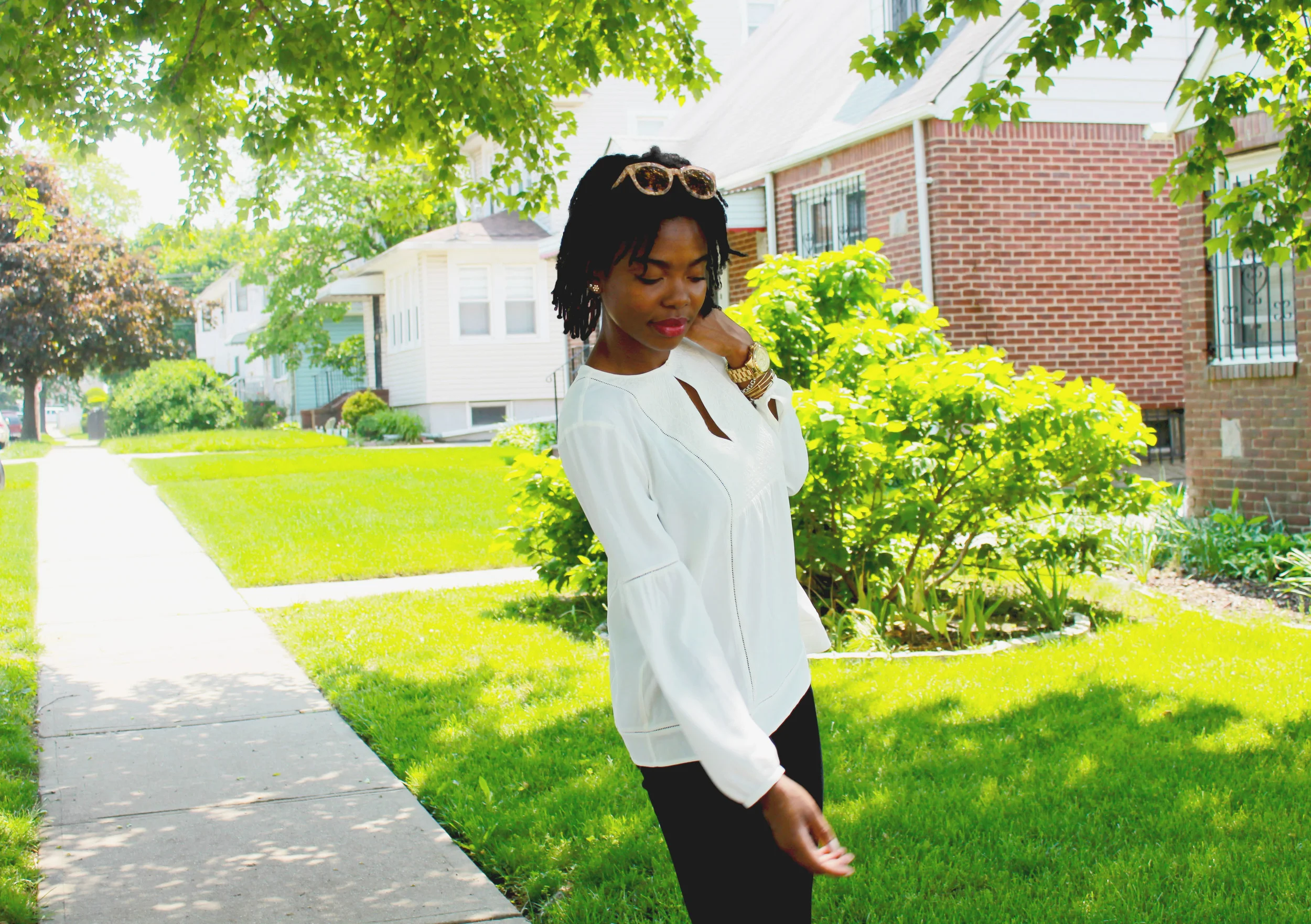 Shirt: Banana Republic; Jeans: J Brand; Shoes: dollhouse; Bag: Dooney &amp; Bourke; Watch: Michael Kors