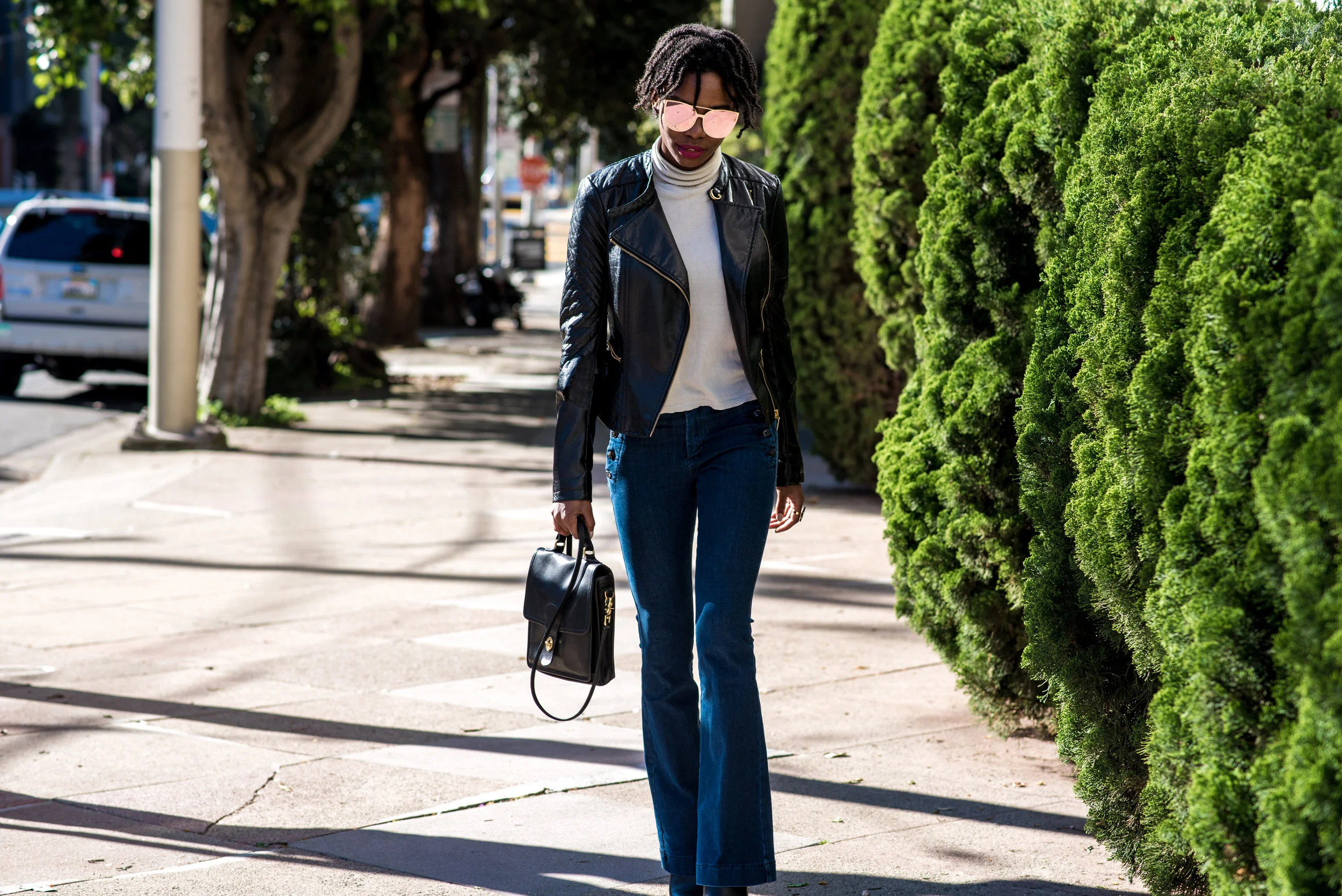 Top: Vintage; Jeans: Banana Republic ; Shoes: Banana Republic; Jacket: Vintage; Sunglasses: Quay; Bag: Coach; Ring: Hawk & Harper
