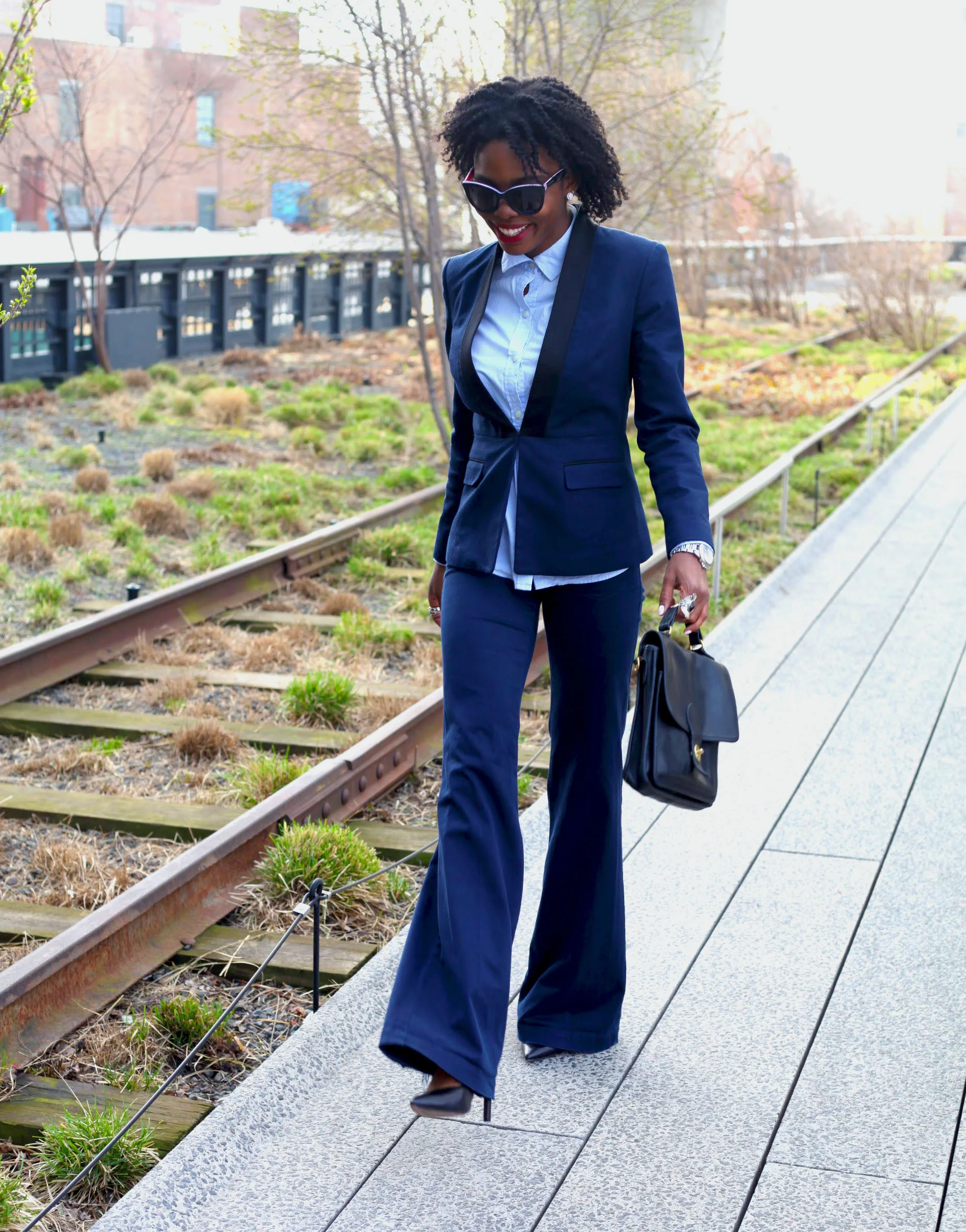 Shirt: Banana Republic; Pants: Delia's; Shoes: Cole Haan; Blazer: Banana Republic; Bag: Coach; Sunglasess: Dolce &amp;&nbsp;Gabbana