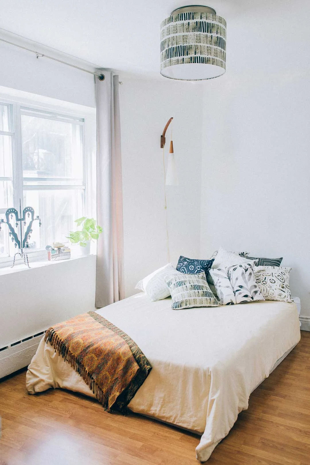 Lamp-Shade-Jenny-San-Martin-Design-Mown-Pause-Fabric-bedroom