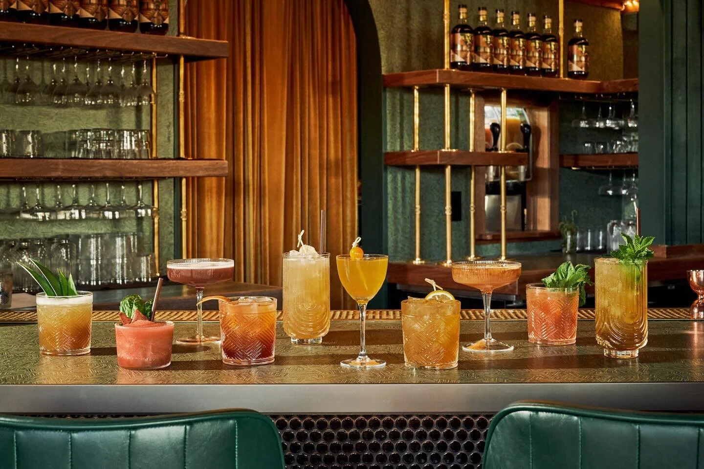 ‼️NEW CLIENT ALERT: We&rsquo;re so excited to announce our new client @senzamaeso + share the news that the Senza Maeso Tasting Room and Bar is officially opening their doors this Thursday, February 29th! 

Founders of Senza Maeso Spirits and twin-br