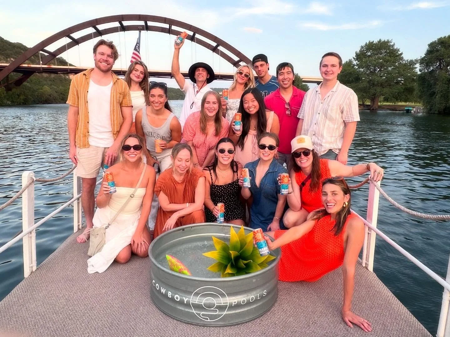 We had the best time last week sunset cruising with @drinktejastonic @cowboypools &amp; friends aboard @sunshineboataustin ☀️🌊 have you loaded up on Orange Sunshine 🍊for the perfect low dose, high vibes this weekend?!