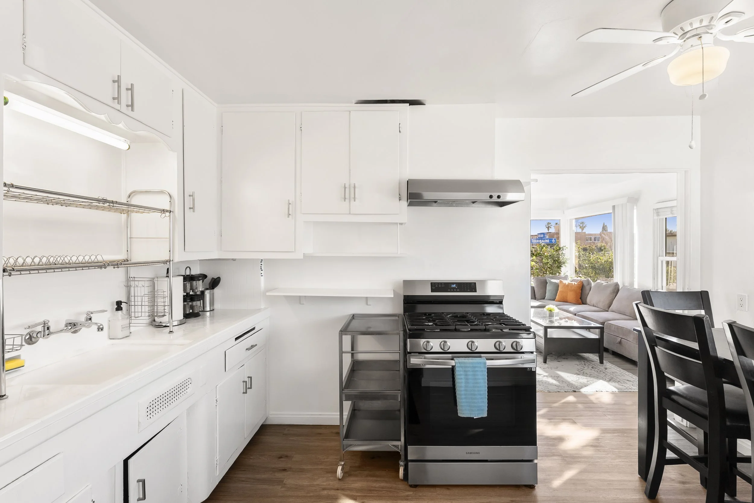 010.jpg