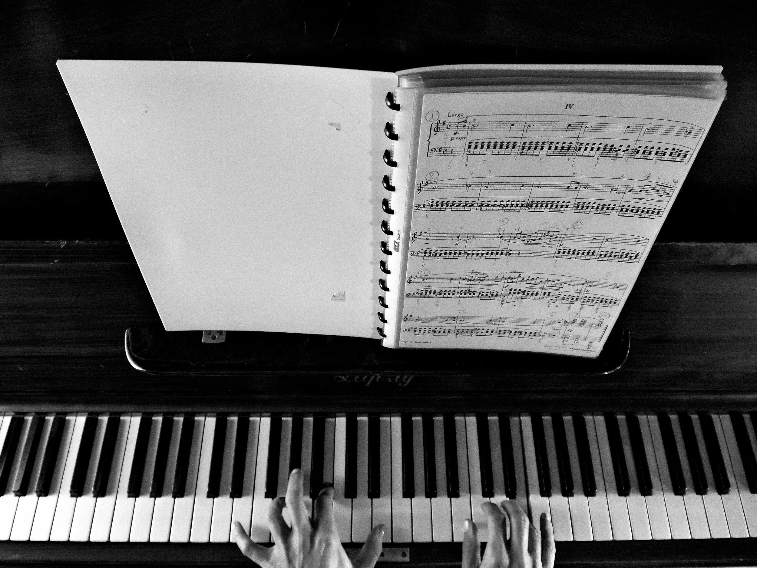 piano-926851.jpg
