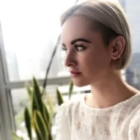 Katie -Creative Director / Lash Artist