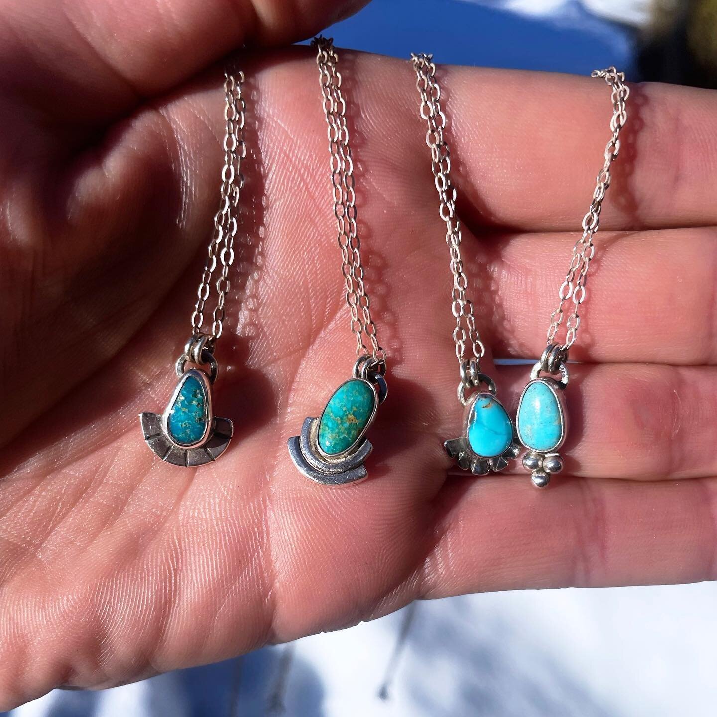 Happy day to all the love birds! Got some dainty turquoise pendants fresh out. 
Just (not really) in time for v day. But still a nice gift for your person, your mom, sister, or yourself!