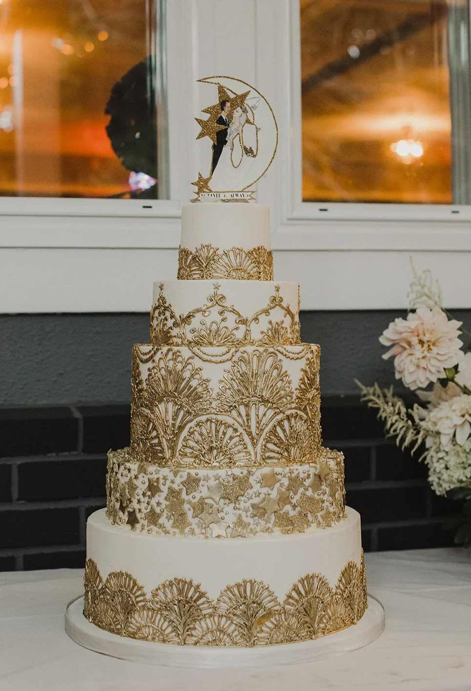 Image by Alixann Loosle Photograph