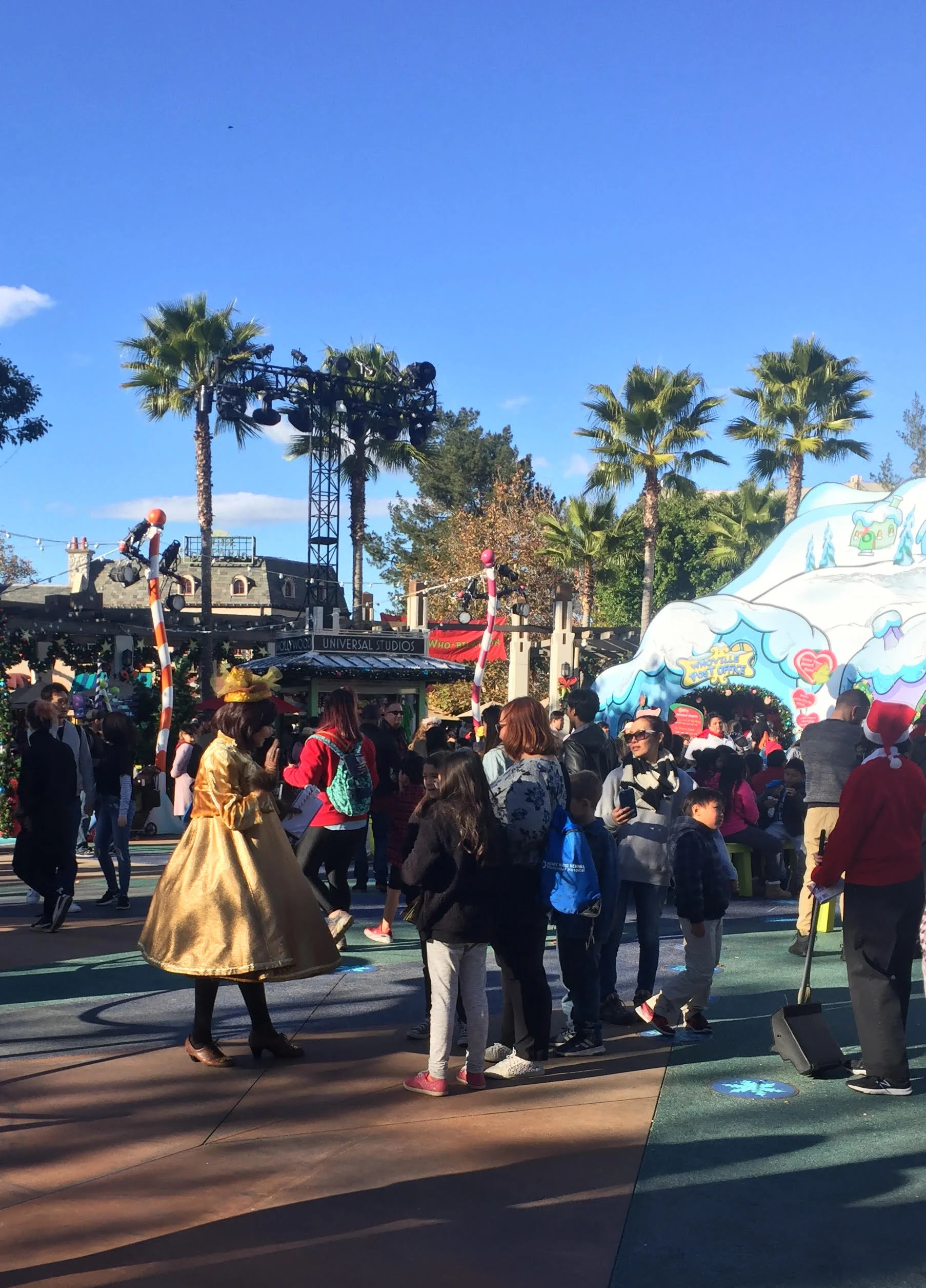 • Costume Fabrication • Hedda Who-per • Universal Studios Hollywood • Grinchmas