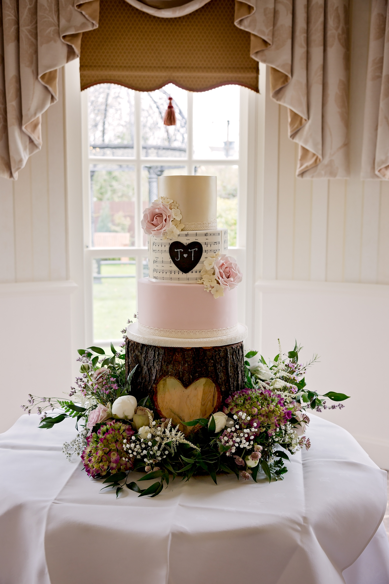 Wedding cake with the cake cwtch at decourceys south wales