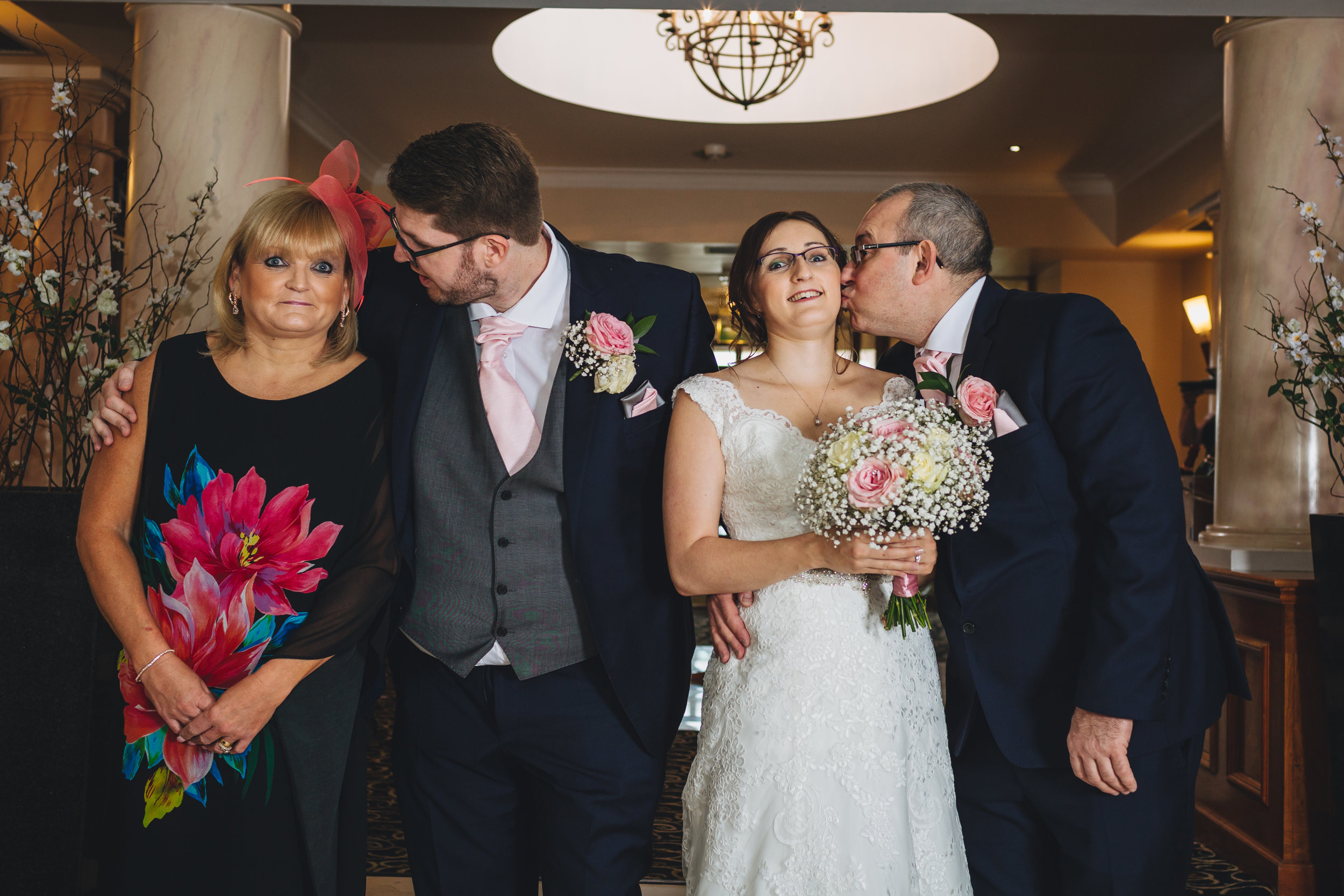 Bryn meadows Golf Club wedding photos. Wedding photographer Caerphilly, Cardiff, Newbridge, Bryn meadows, South Wales