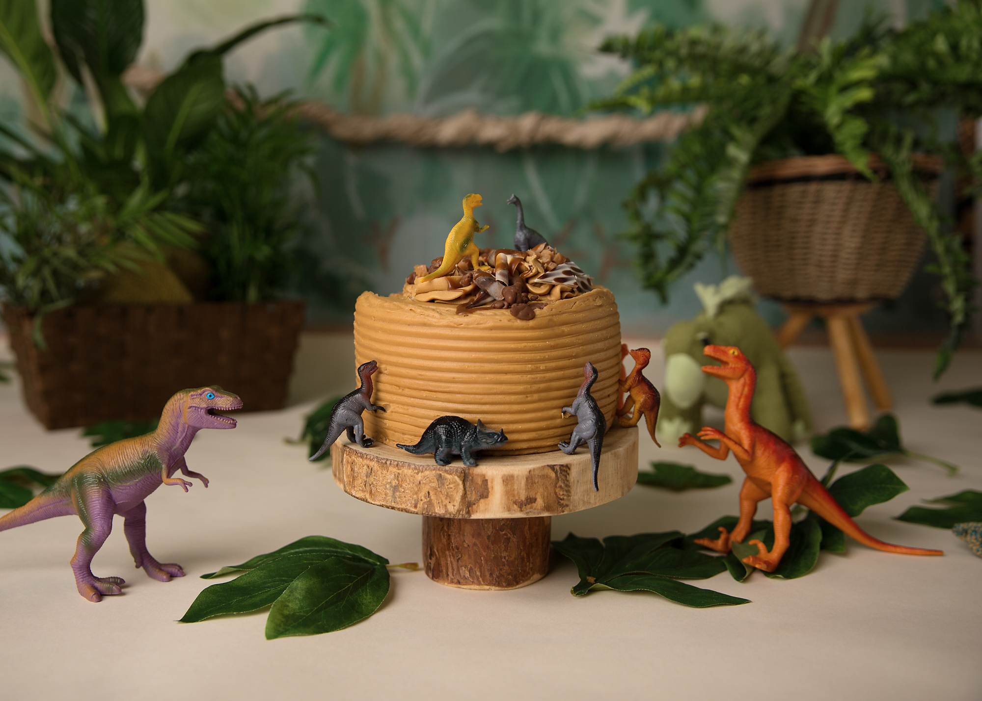 Dinosaur themed cake smash, cardiff, caerphilly, south wales