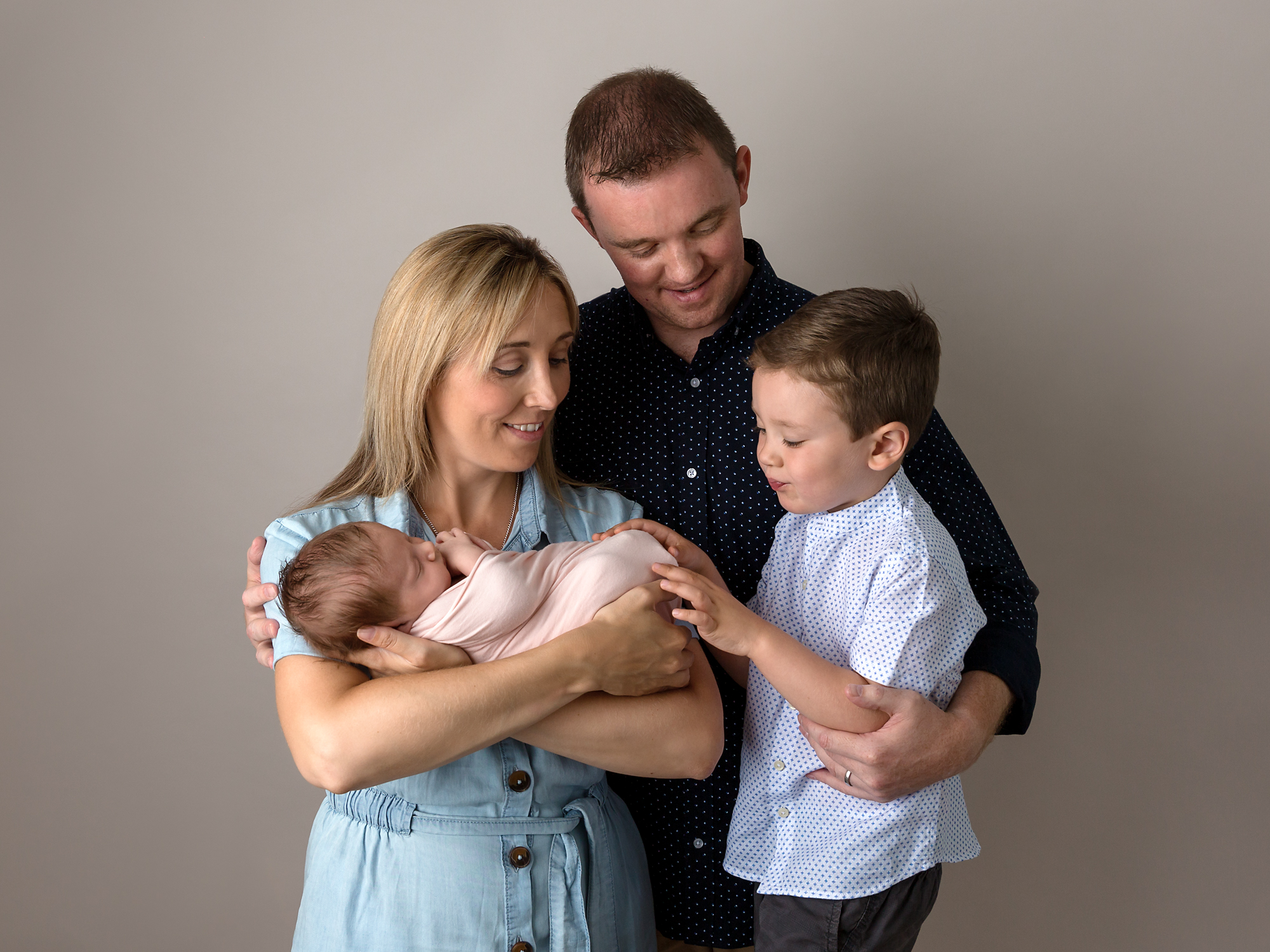 newborn and family photographer south wales, caerphilly, cardiff
