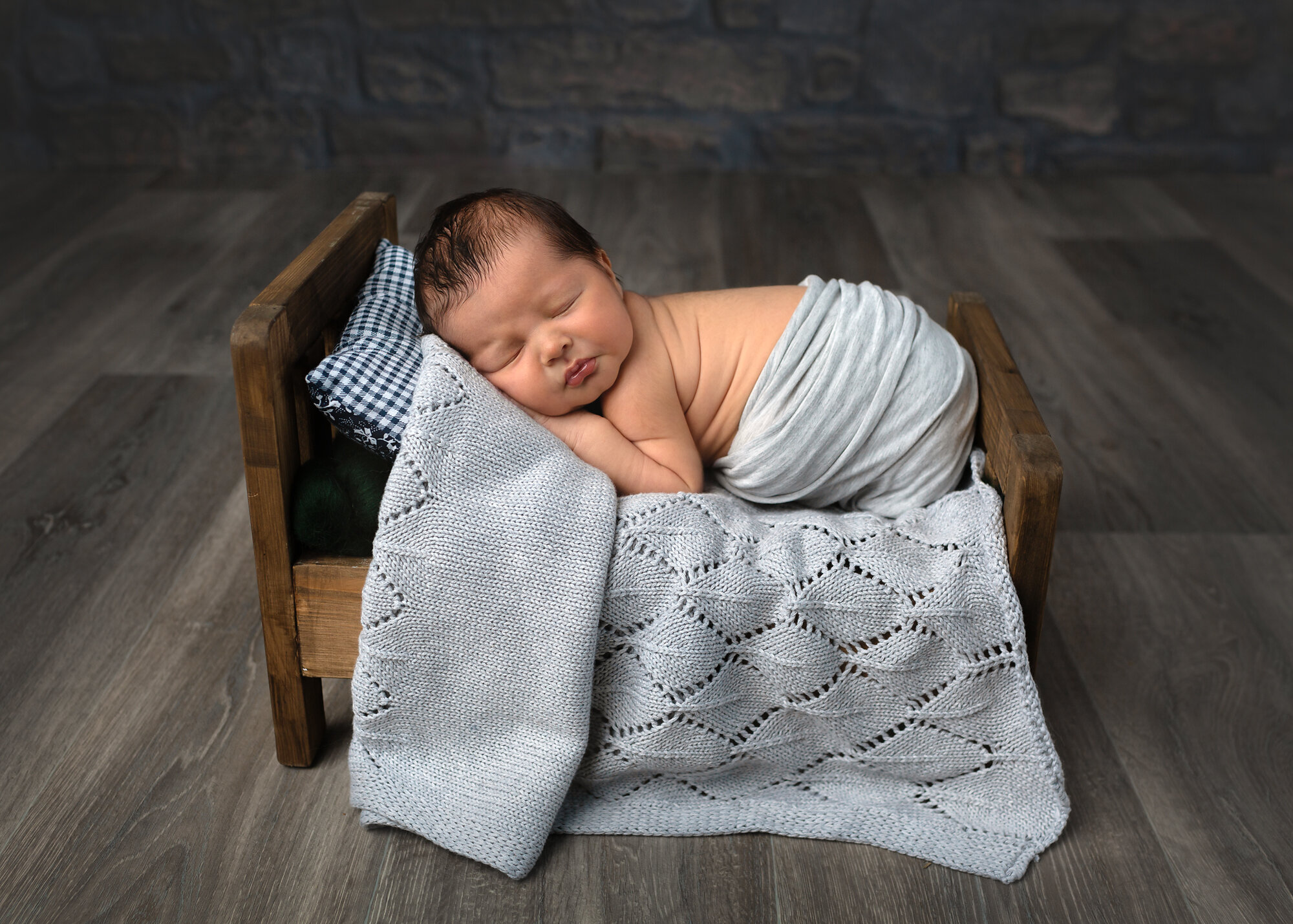newborn photographer caerphilly, south wales
