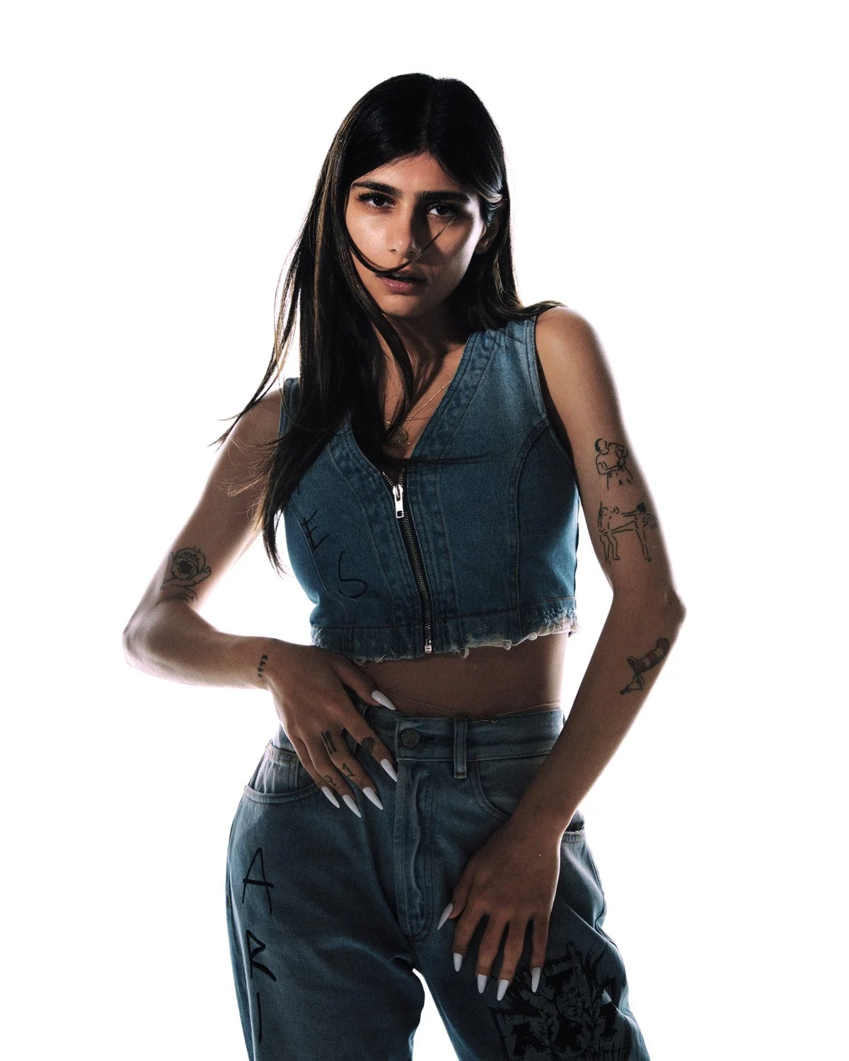 GRACE-ELLINGTON_ARIES-MIA-KHALIFA2.jpg