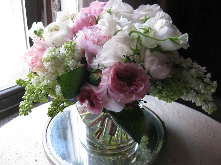 Garden rose, lilac and sweet pea brooklyn flowers