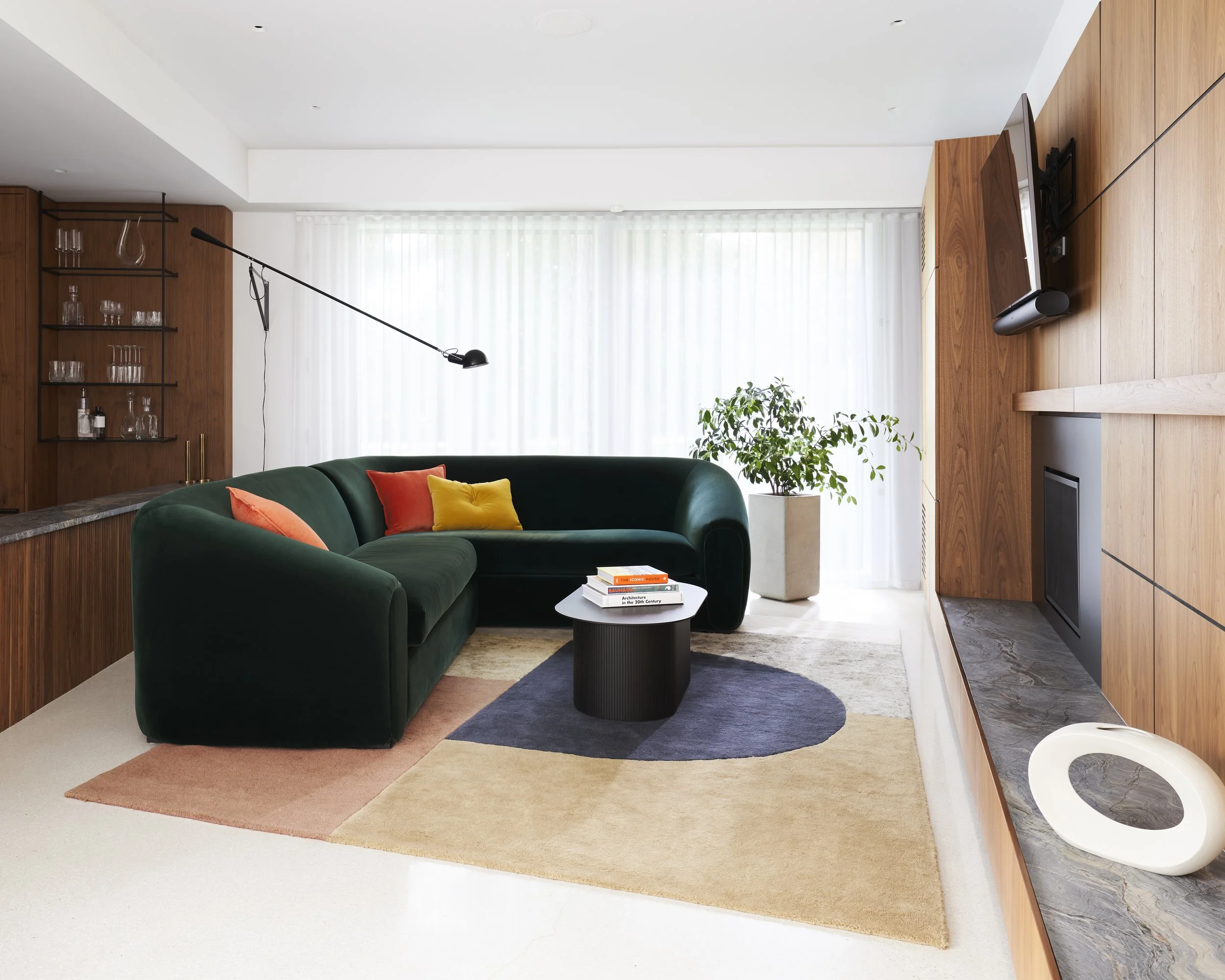BarTvRoom_01.jpg