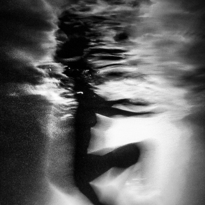 The magic of visiting underwater caves&hellip;
#visualpoetry #contemporaryphotography #limitedprints #galleryofphotography #limitededitions #artcollectors #visualart #fineartphotography #bnw_greatshots #incredible_bnw #bnw_fanatics #burnmagazine #som