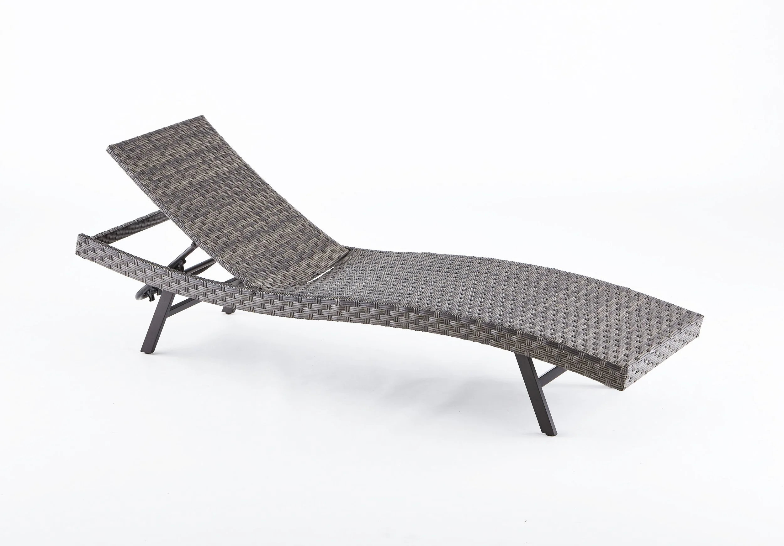 Wicker Chaise_V2.jpg